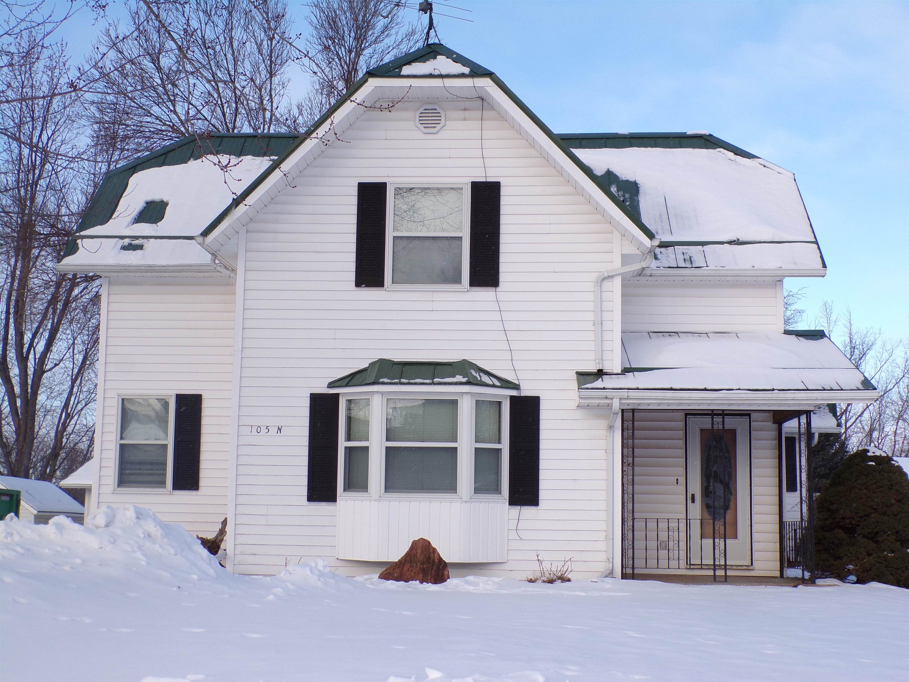 105 N HENDREN AVENUE, Greenwood, Wisconsin 54437, 4 Bedrooms Bedrooms, ,1 BathroomBathrooms,Residential,For Sale,105 N HENDREN AVENUE,22600350