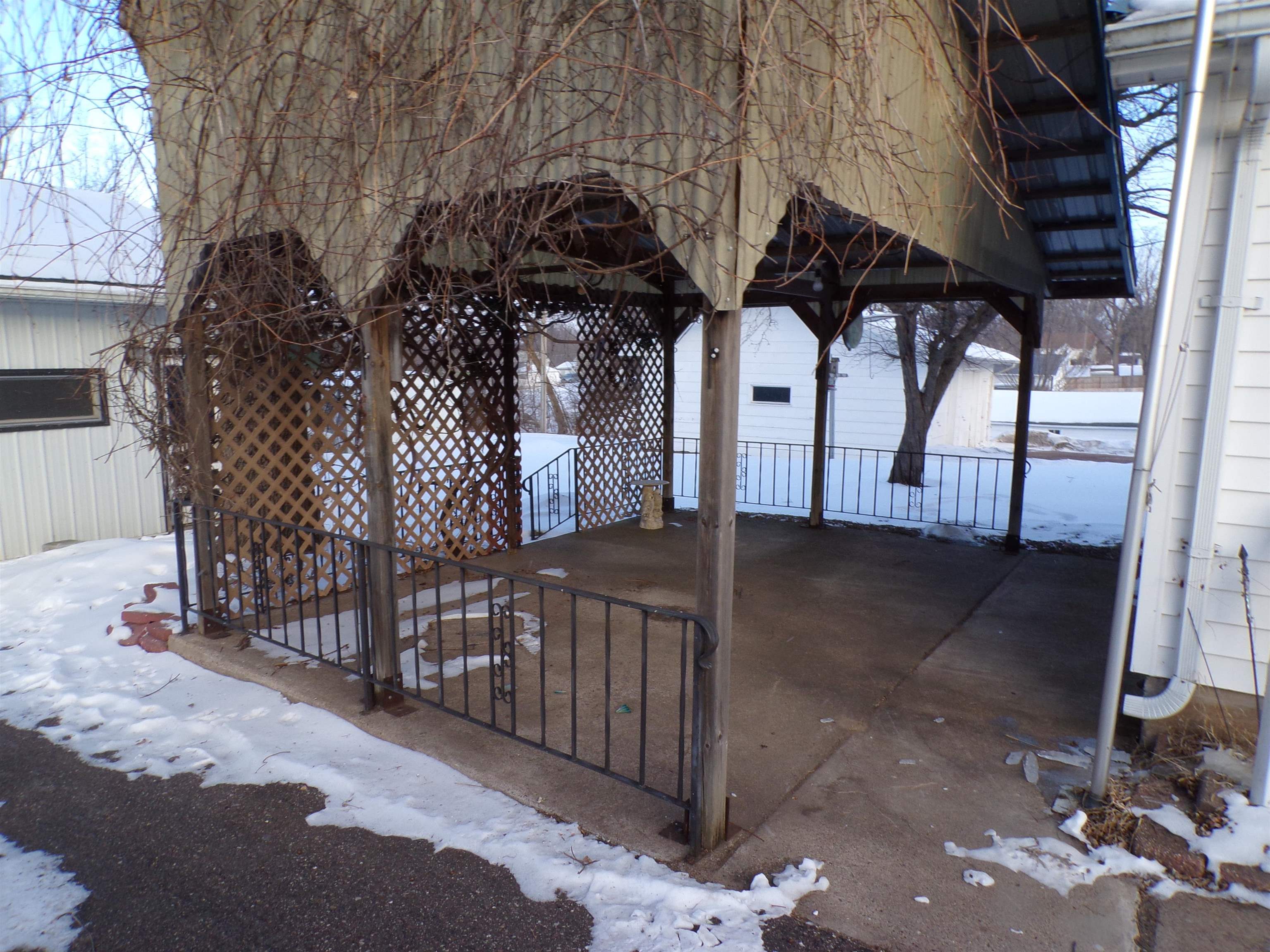 105 N HENDREN AVENUE, Greenwood, Wisconsin 54437, 4 Bedrooms Bedrooms, ,1 BathroomBathrooms,Residential,For Sale,105 N HENDREN AVENUE,22600350