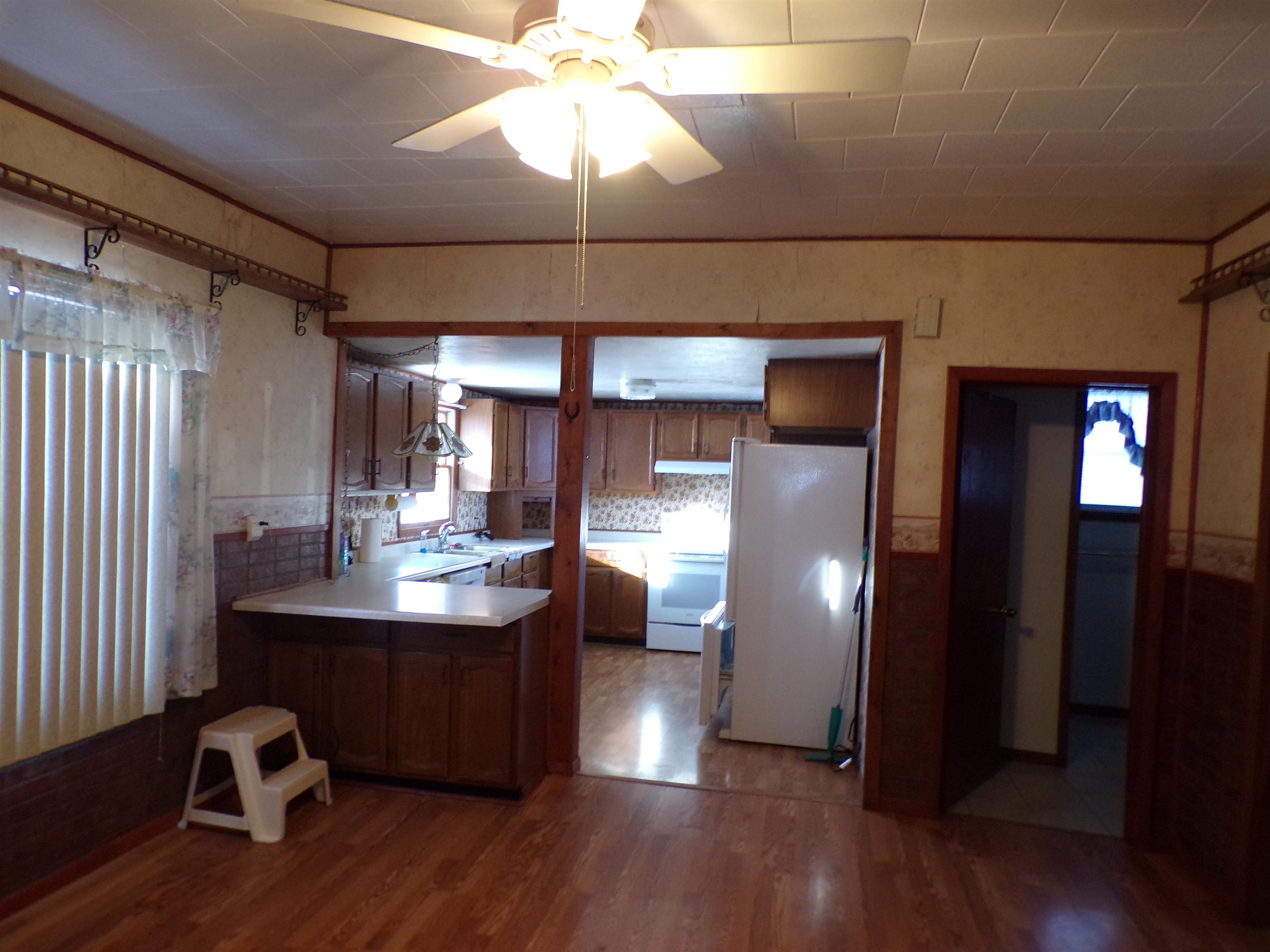 105 N HENDREN AVENUE, Greenwood, Wisconsin 54437, 4 Bedrooms Bedrooms, ,1 BathroomBathrooms,Residential,For Sale,105 N HENDREN AVENUE,22600350