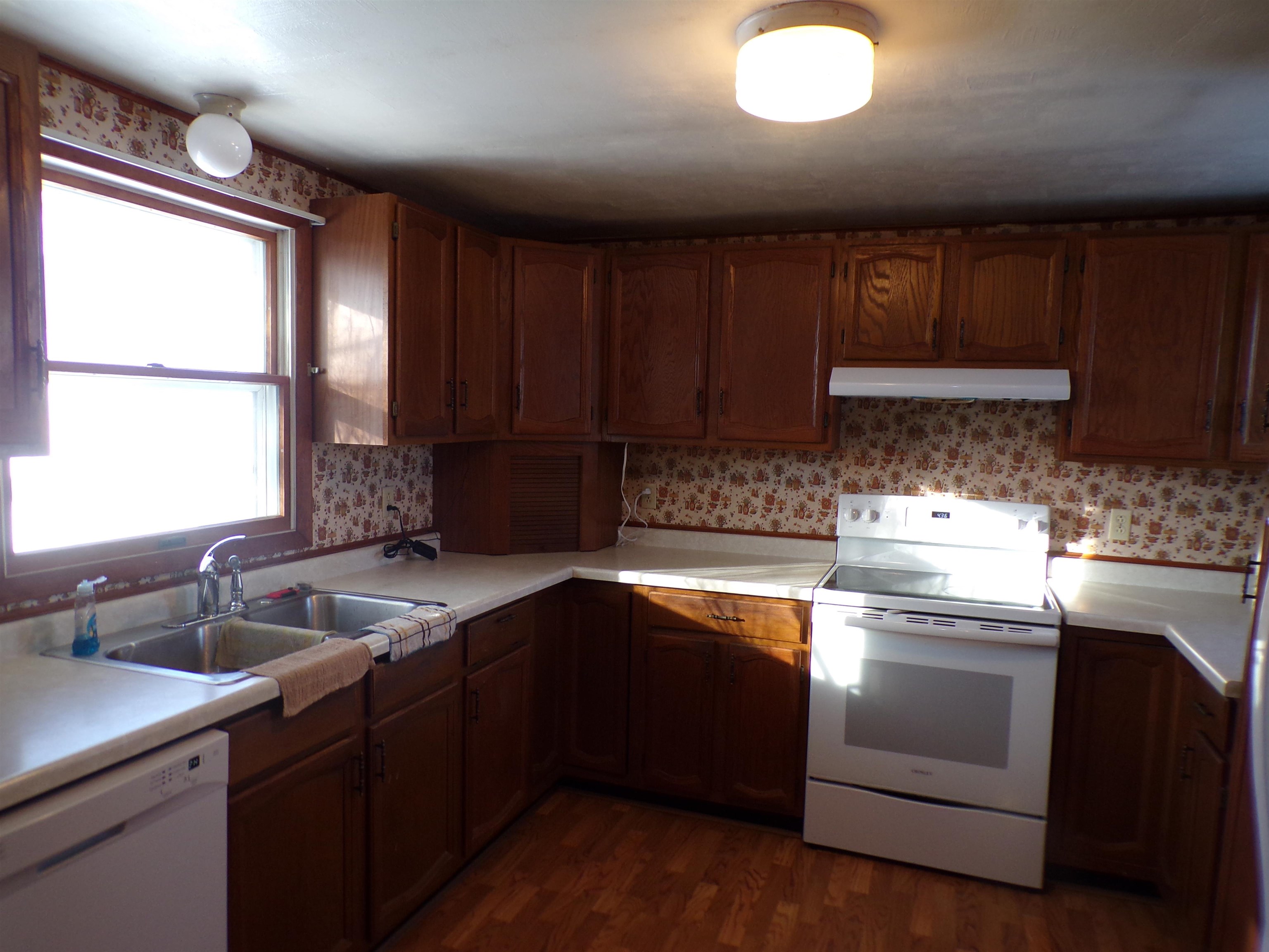 105 N HENDREN AVENUE, Greenwood, Wisconsin 54437, 4 Bedrooms Bedrooms, ,1 BathroomBathrooms,Residential,For Sale,105 N HENDREN AVENUE,22600350