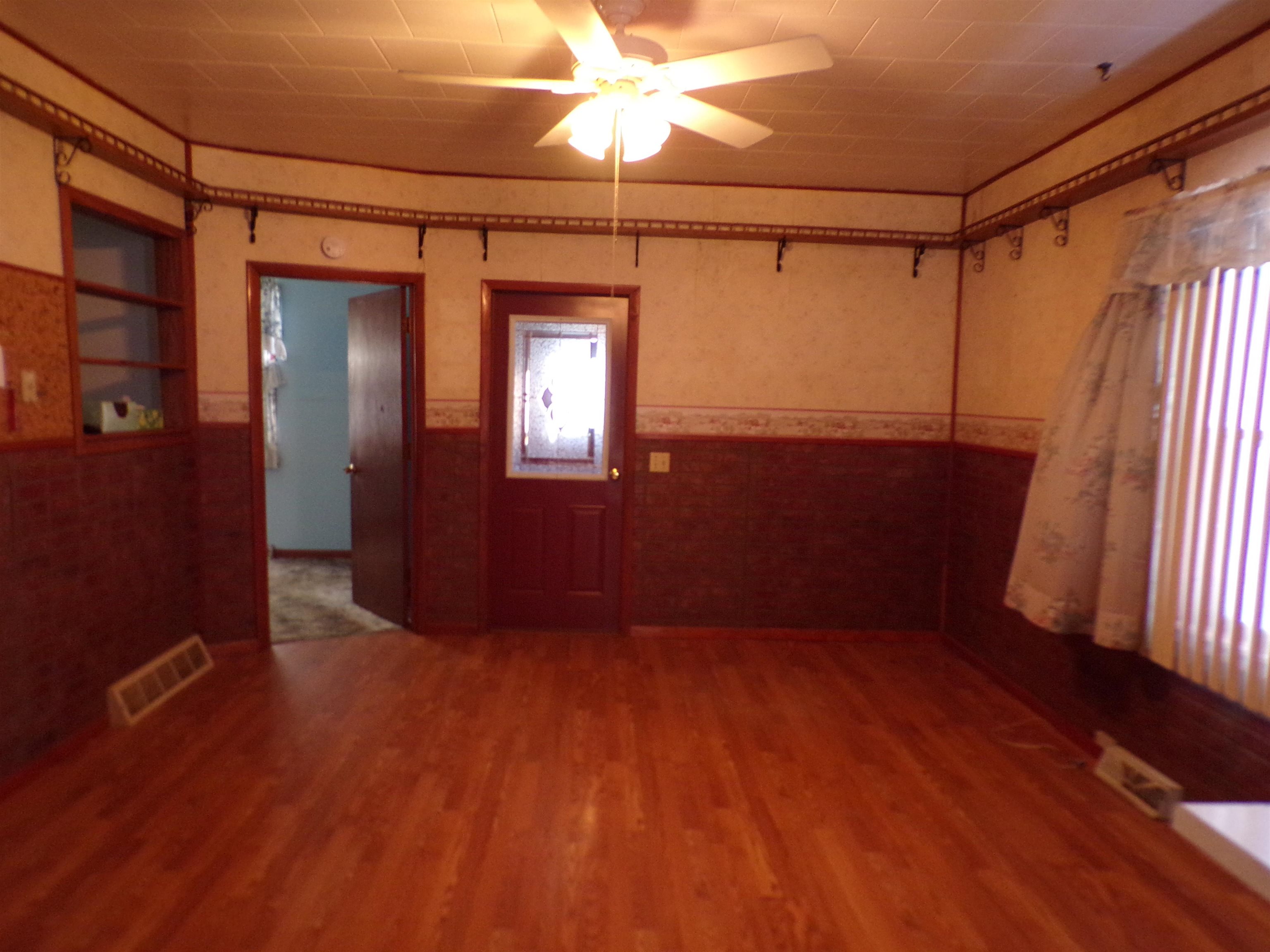 105 N HENDREN AVENUE, Greenwood, Wisconsin 54437, 4 Bedrooms Bedrooms, ,1 BathroomBathrooms,Residential,For Sale,105 N HENDREN AVENUE,22600350