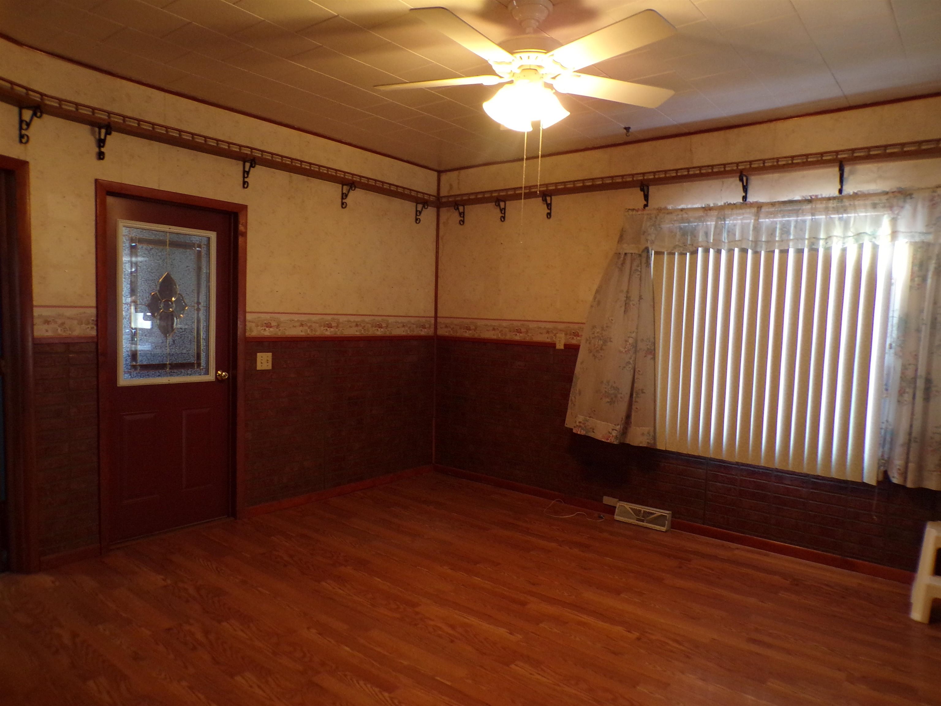 105 N HENDREN AVENUE, Greenwood, Wisconsin 54437, 4 Bedrooms Bedrooms, ,1 BathroomBathrooms,Residential,For Sale,105 N HENDREN AVENUE,22600350