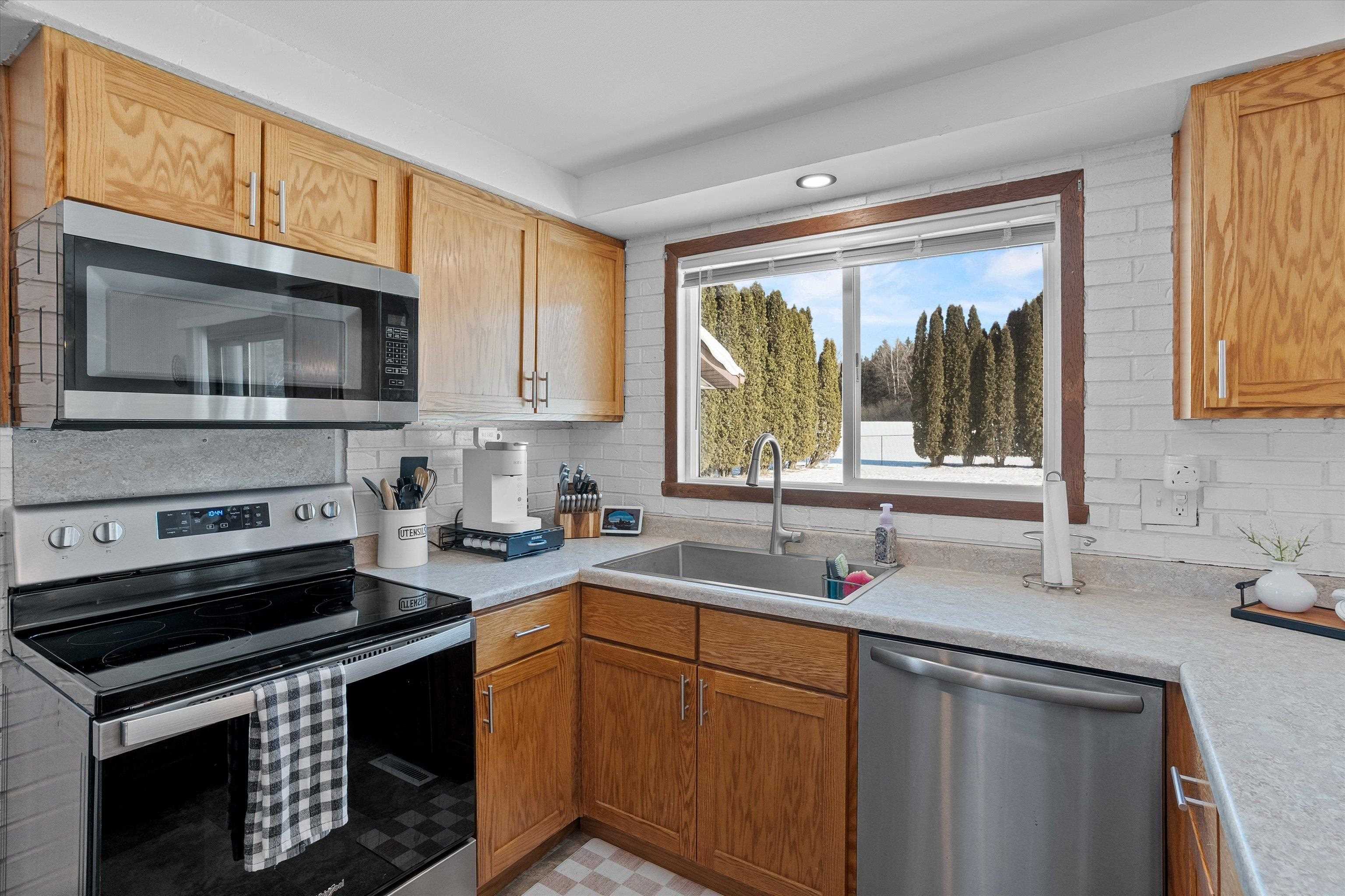 3017 POPP AVENUE, Marshfield, Wisconsin 54449, 2 Bedrooms Bedrooms, ,1 BathroomBathrooms,Residential,For Sale,3017 POPP AVENUE,22600354