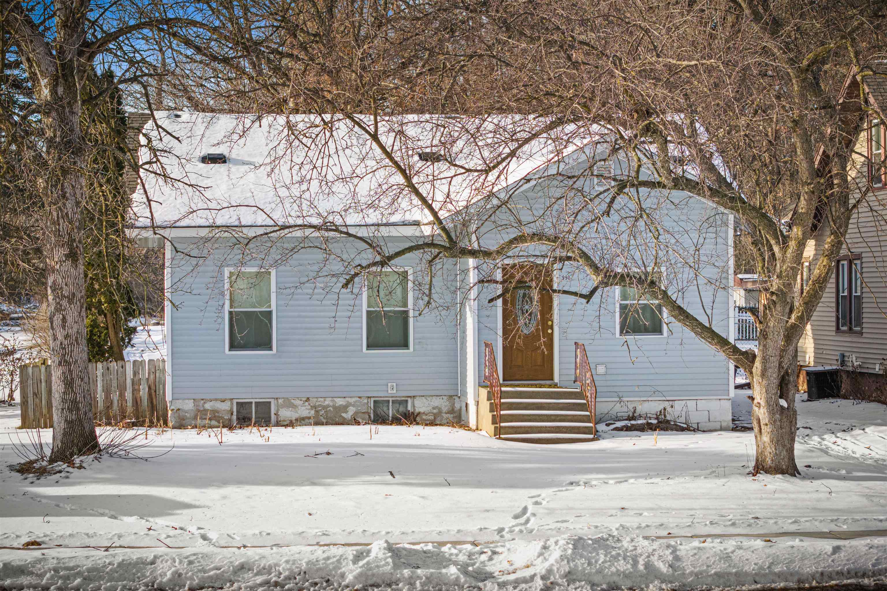 990 2ND AVENUE SOUTH, Wisconsin Rapids, Wisconsin 54495, 3 Bedrooms Bedrooms, ,2 BathroomsBathrooms,Residential,For Sale,990 2ND AVENUE SOUTH,22600355