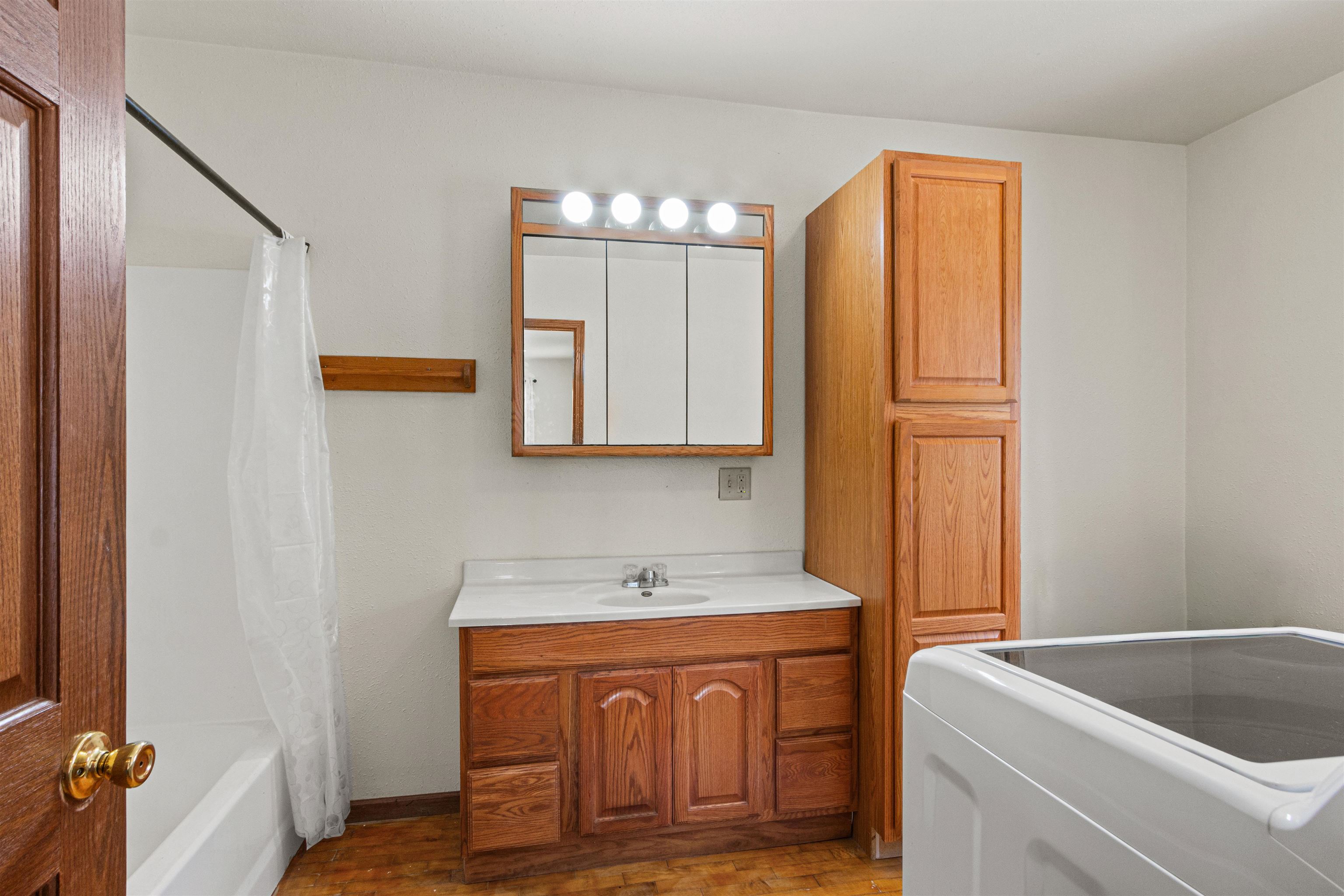 990 2ND AVENUE SOUTH, Wisconsin Rapids, Wisconsin 54495, 3 Bedrooms Bedrooms, ,2 BathroomsBathrooms,Residential,For Sale,990 2ND AVENUE SOUTH,22600355