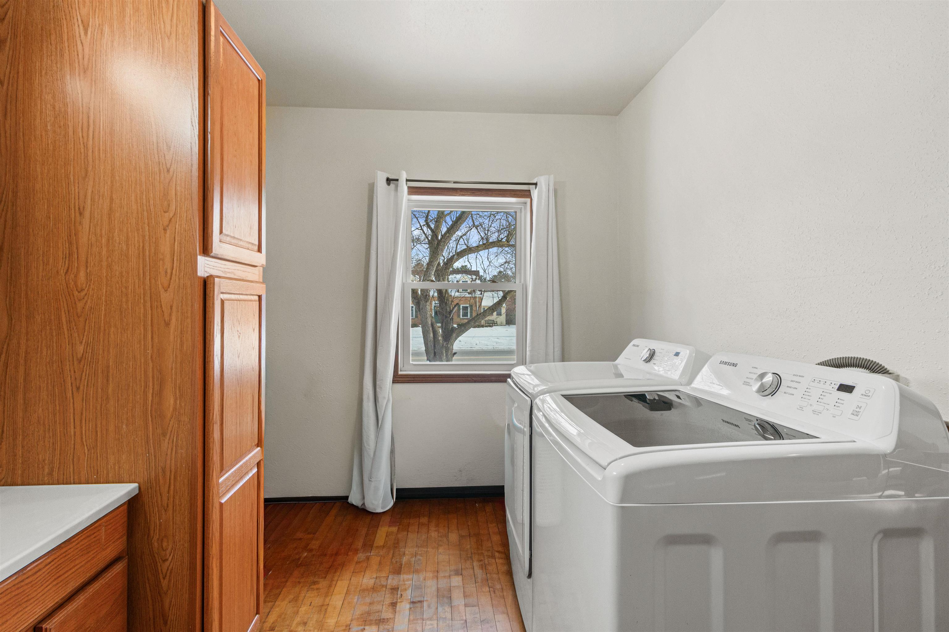 990 2ND AVENUE SOUTH, Wisconsin Rapids, Wisconsin 54495, 3 Bedrooms Bedrooms, ,2 BathroomsBathrooms,Residential,For Sale,990 2ND AVENUE SOUTH,22600355