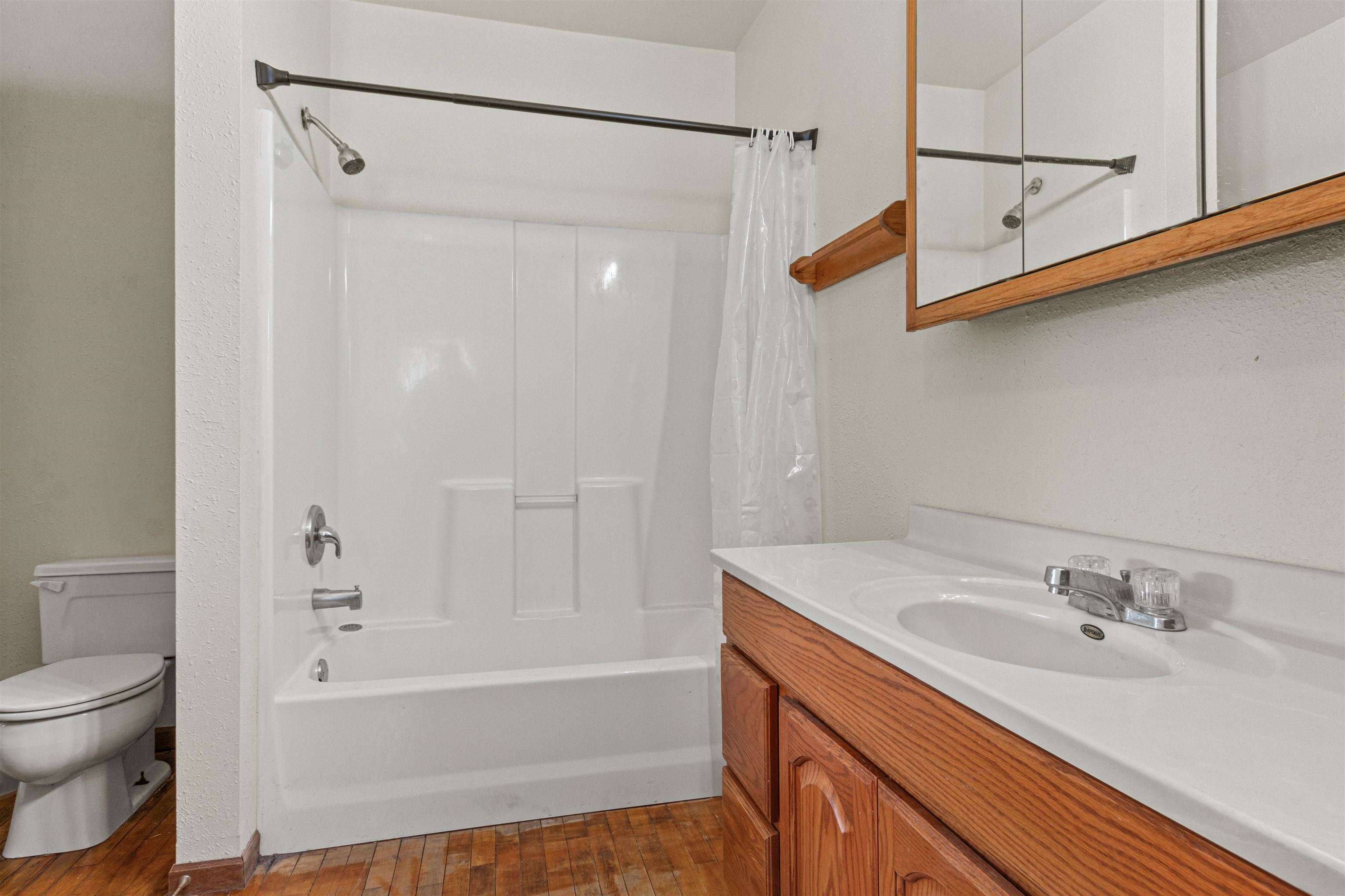 990 2ND AVENUE SOUTH, Wisconsin Rapids, Wisconsin 54495, 3 Bedrooms Bedrooms, ,2 BathroomsBathrooms,Residential,For Sale,990 2ND AVENUE SOUTH,22600355