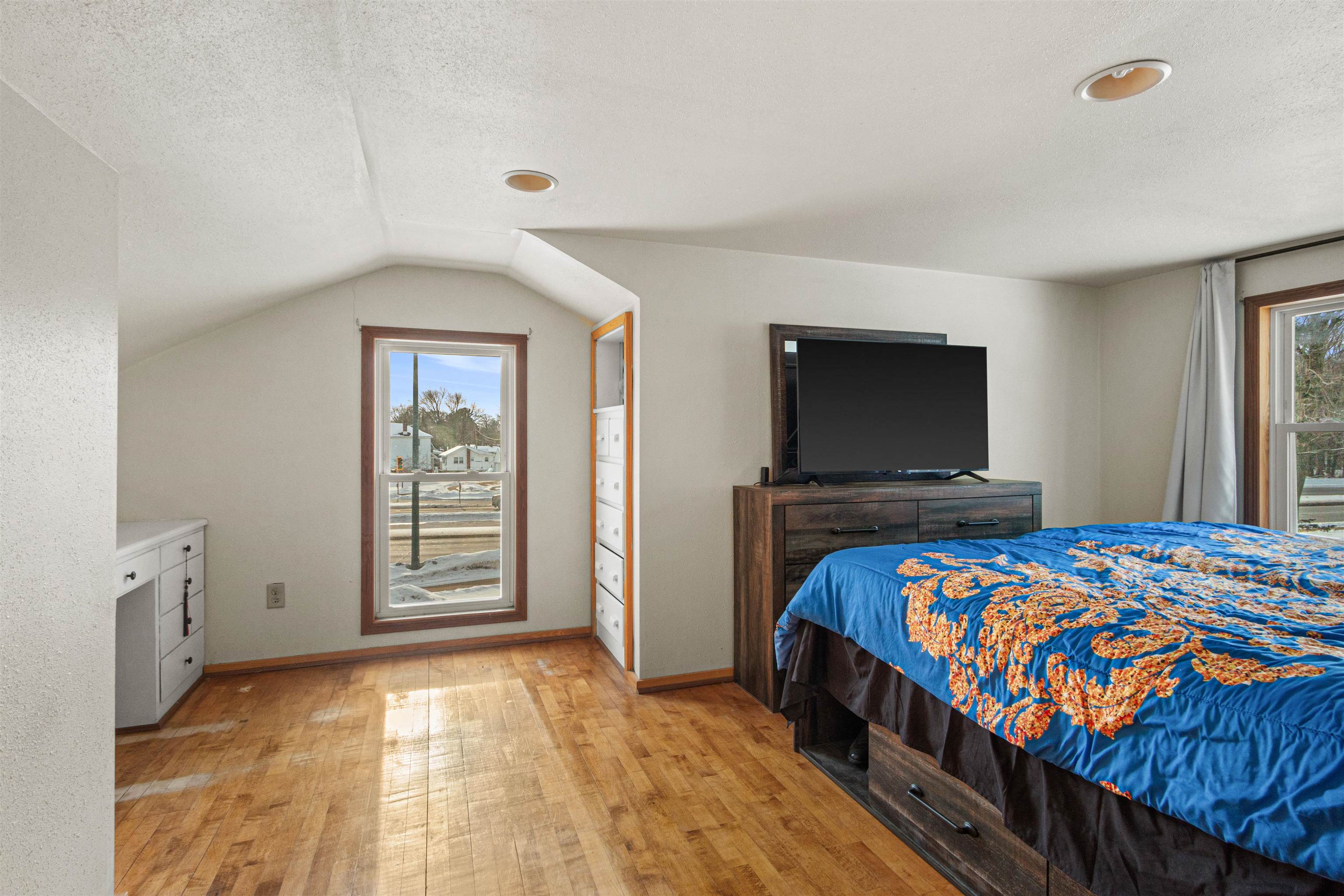 990 2ND AVENUE SOUTH, Wisconsin Rapids, Wisconsin 54495, 3 Bedrooms Bedrooms, ,2 BathroomsBathrooms,Residential,For Sale,990 2ND AVENUE SOUTH,22600355