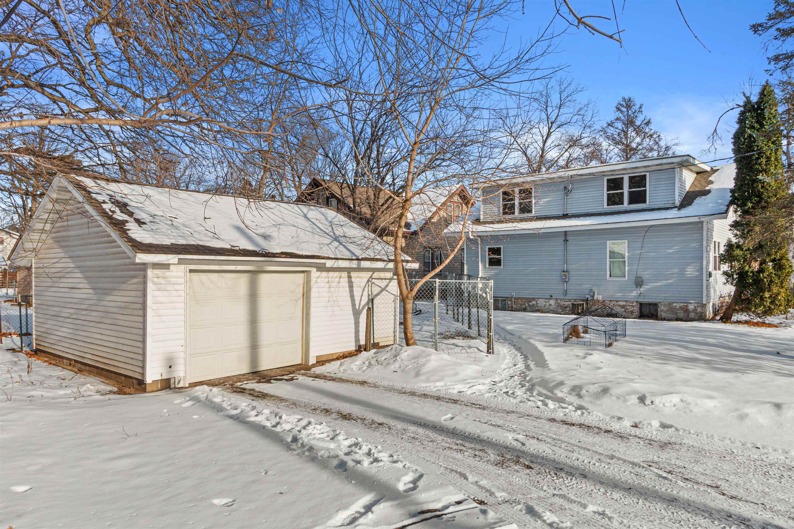 990 2ND AVENUE SOUTH, Wisconsin Rapids, Wisconsin 54495, 3 Bedrooms Bedrooms, ,2 BathroomsBathrooms,Residential,For Sale,990 2ND AVENUE SOUTH,22600355