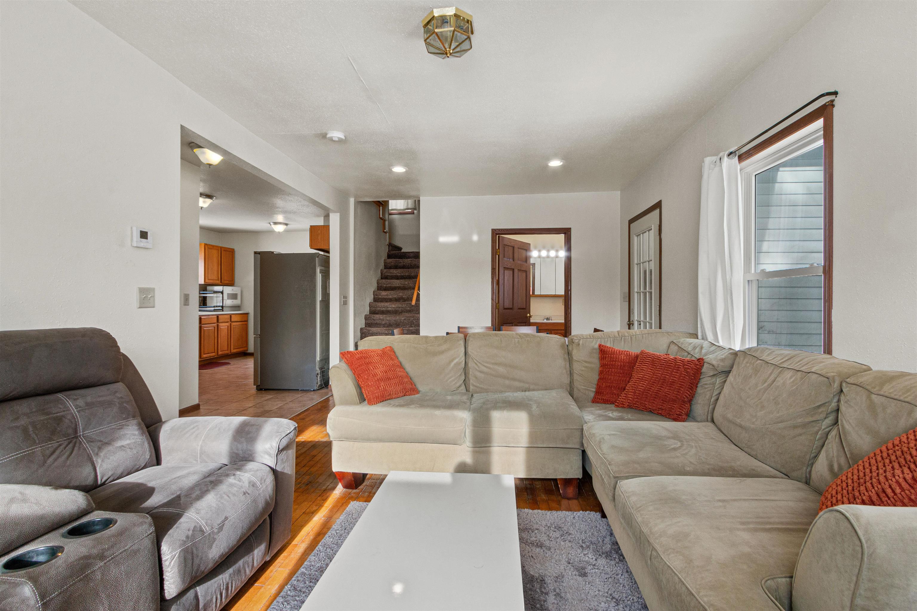 990 2ND AVENUE SOUTH, Wisconsin Rapids, Wisconsin 54495, 3 Bedrooms Bedrooms, ,2 BathroomsBathrooms,Residential,For Sale,990 2ND AVENUE SOUTH,22600355