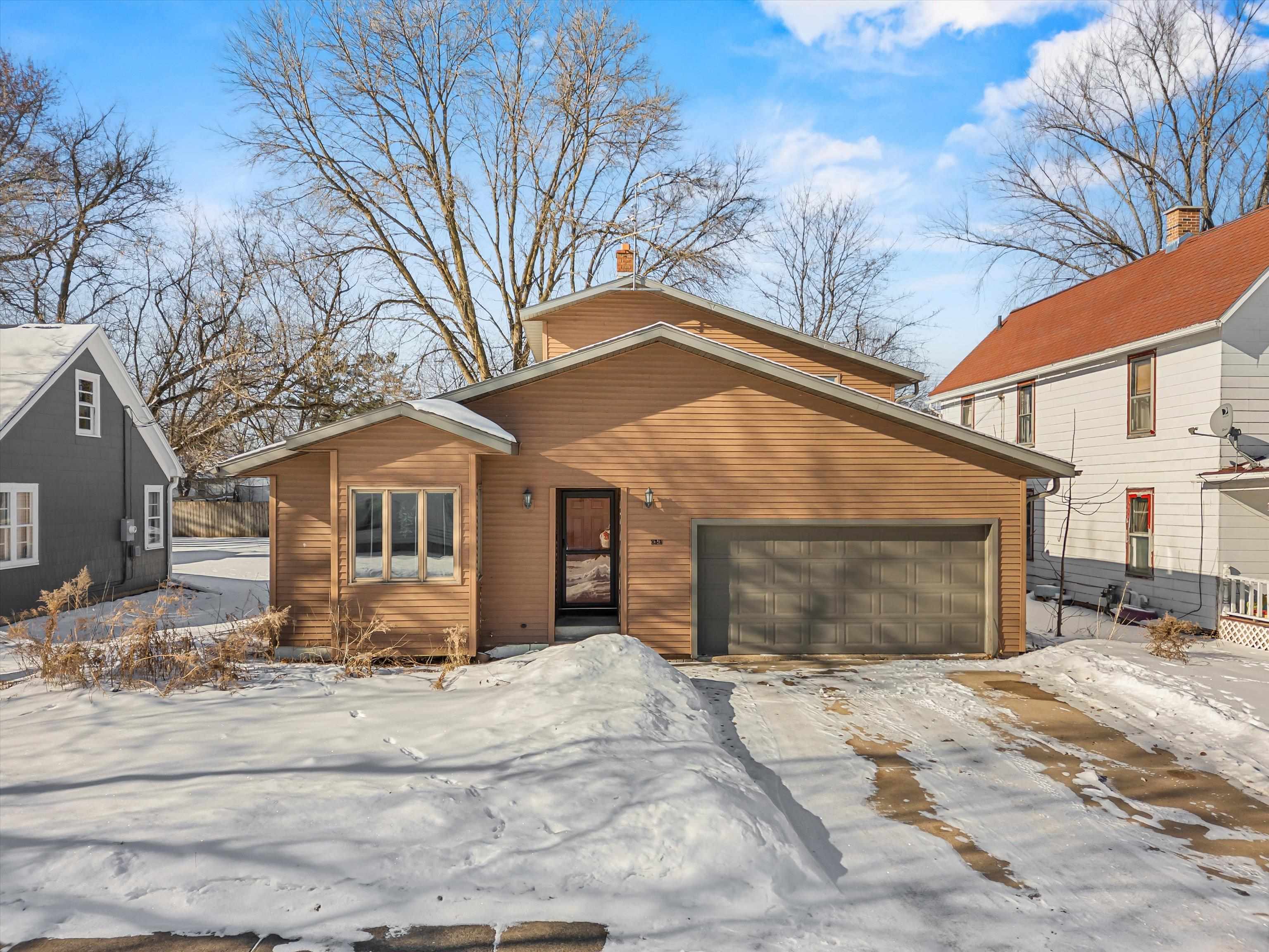 121 N WEST STREET, Loyal, Wisconsin 54447, 3 Bedrooms Bedrooms, ,2 BathroomsBathrooms,Residential,For Sale,121 N WEST STREET,22600377