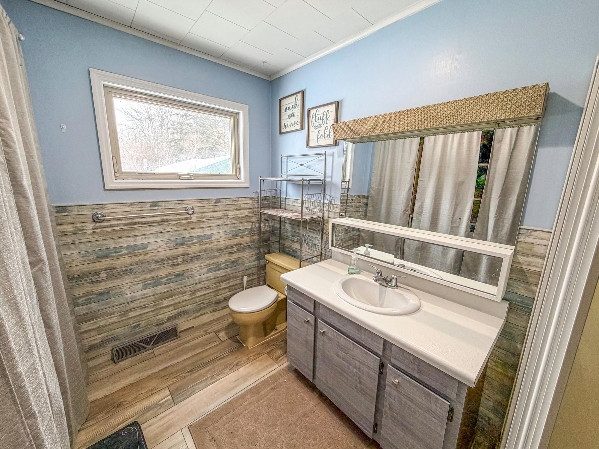 814 4TH AVENUE NORTH, Park Falls, Wisconsin 54552, 4 Bedrooms Bedrooms, ,3 BathroomsBathrooms,Residential,For Sale,814 4TH AVENUE NORTH,22600390