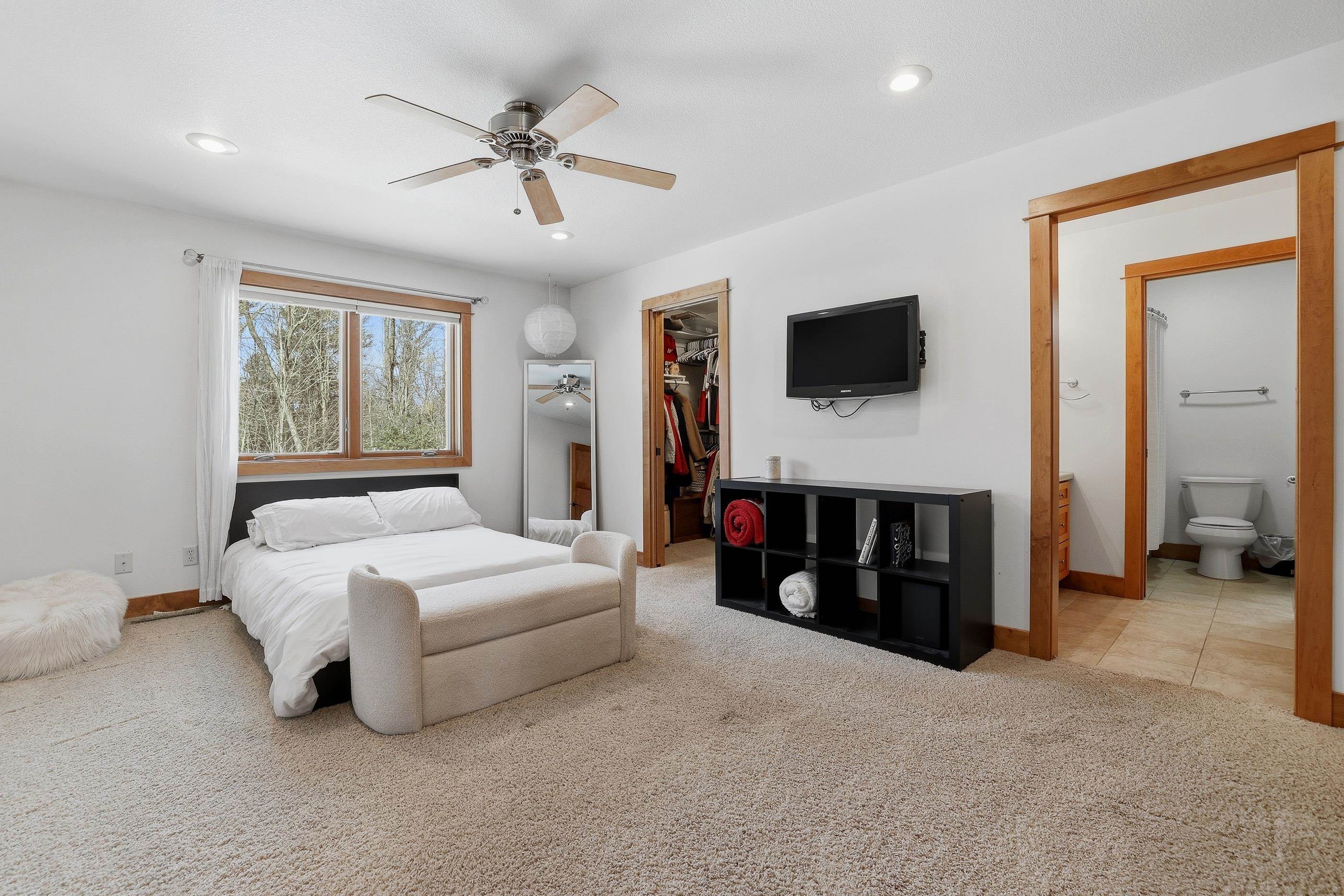 1831 WATERVIEW COVE, Plover, Wisconsin 54467, 6 Bedrooms Bedrooms, ,5 BathroomsBathrooms,Residential,For Sale,1831 WATERVIEW COVE,22600391