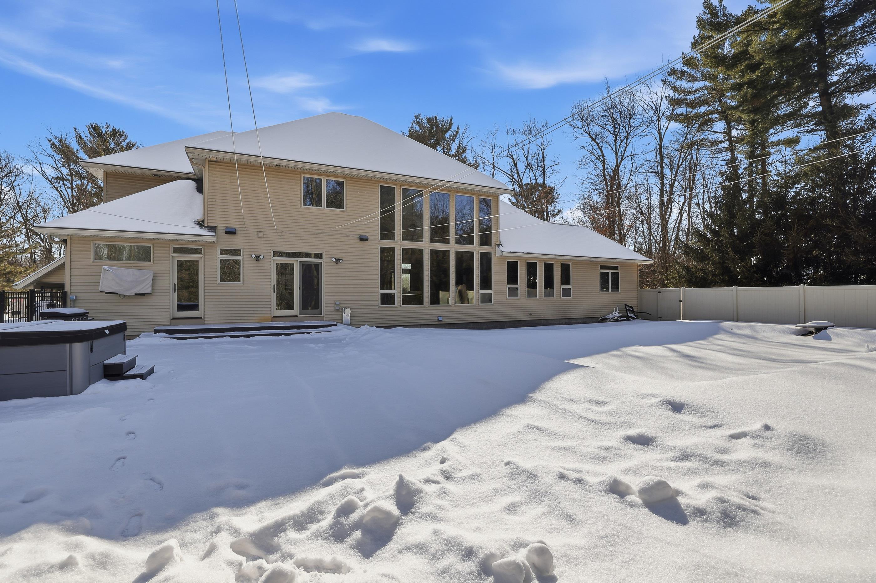 1831 WATERVIEW COVE, Plover, Wisconsin 54467, 6 Bedrooms Bedrooms, ,5 BathroomsBathrooms,Residential,For Sale,1831 WATERVIEW COVE,22600391
