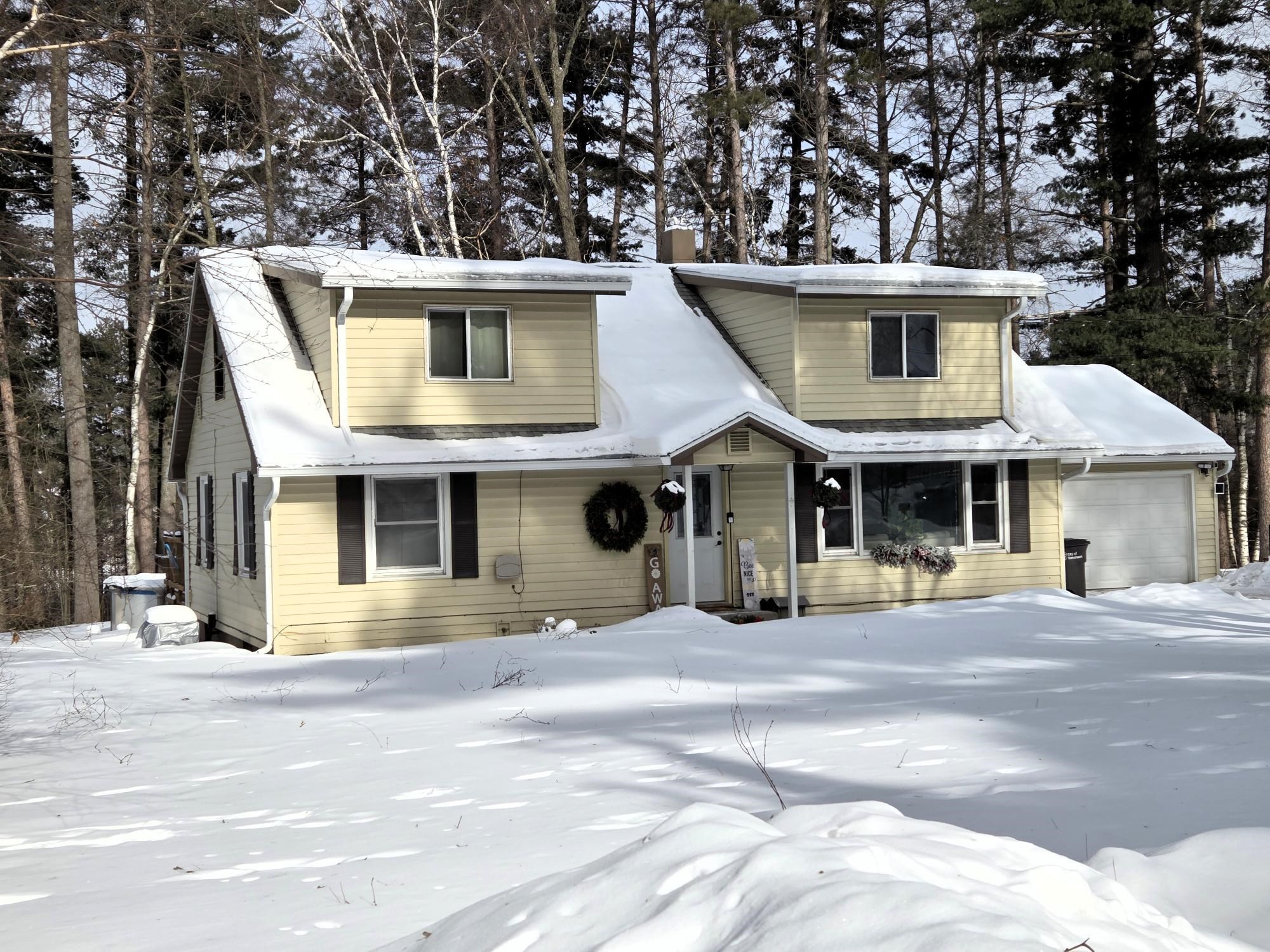 114 W PLEASANT AVENUE, Tomahawk, Wisconsin 54487, 4 Bedrooms Bedrooms, ,2 BathroomsBathrooms,Residential,For Sale,114 W PLEASANT AVENUE,22600394