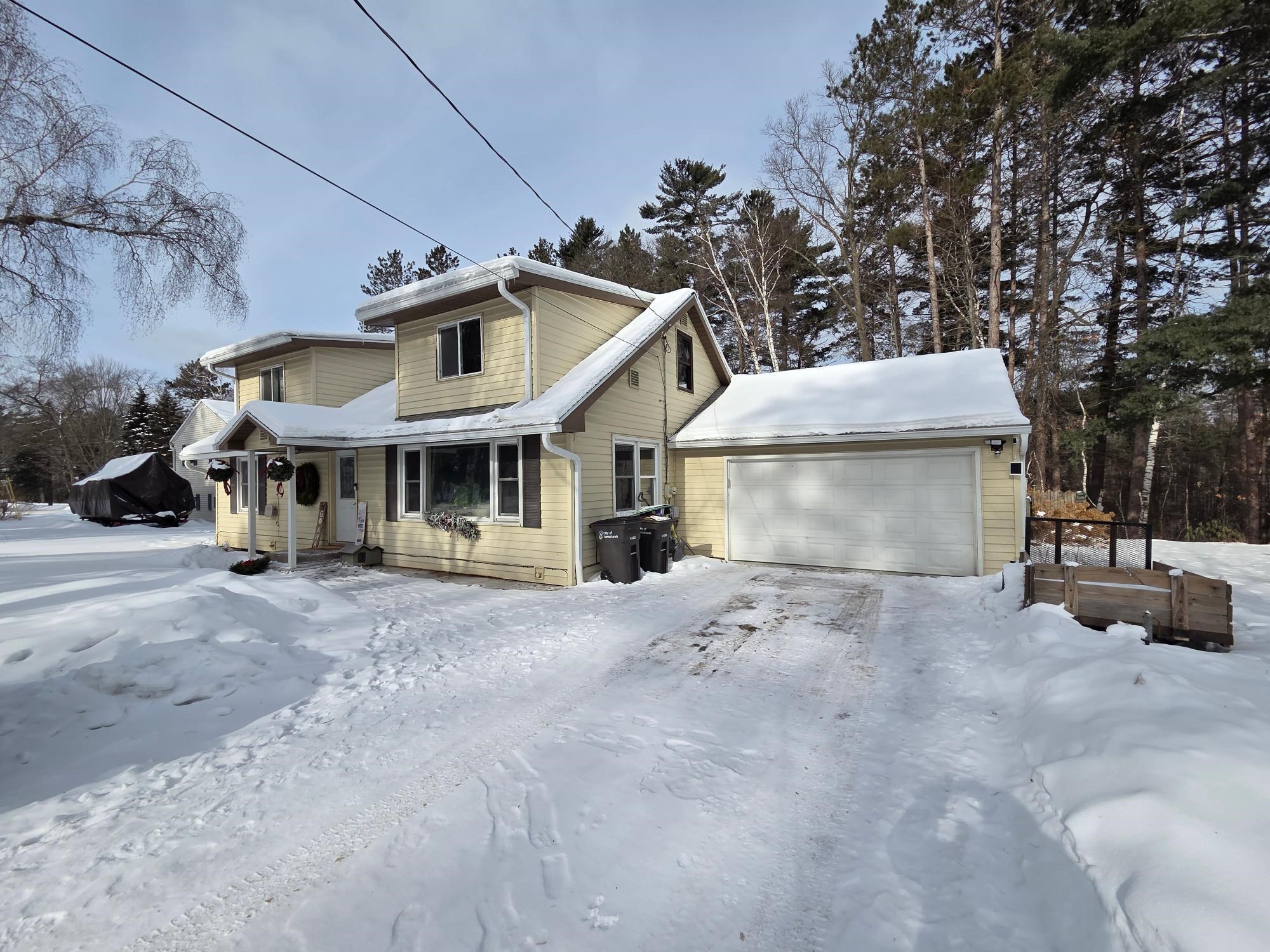 114 W PLEASANT AVENUE, Tomahawk, Wisconsin 54487, 4 Bedrooms Bedrooms, ,2 BathroomsBathrooms,Residential,For Sale,114 W PLEASANT AVENUE,22600394