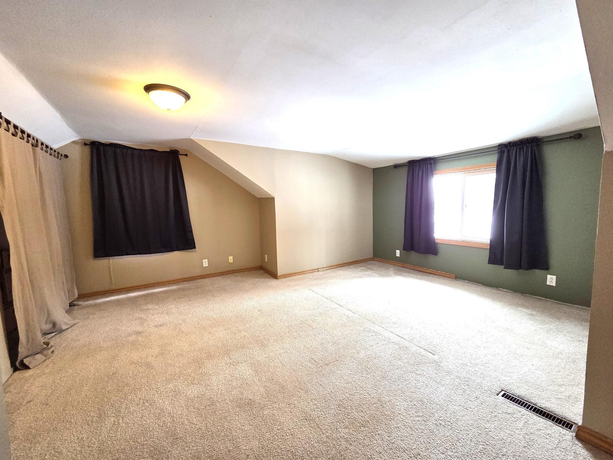 114 W PLEASANT AVENUE, Tomahawk, Wisconsin 54487, 4 Bedrooms Bedrooms, ,2 BathroomsBathrooms,Residential,For Sale,114 W PLEASANT AVENUE,22600394