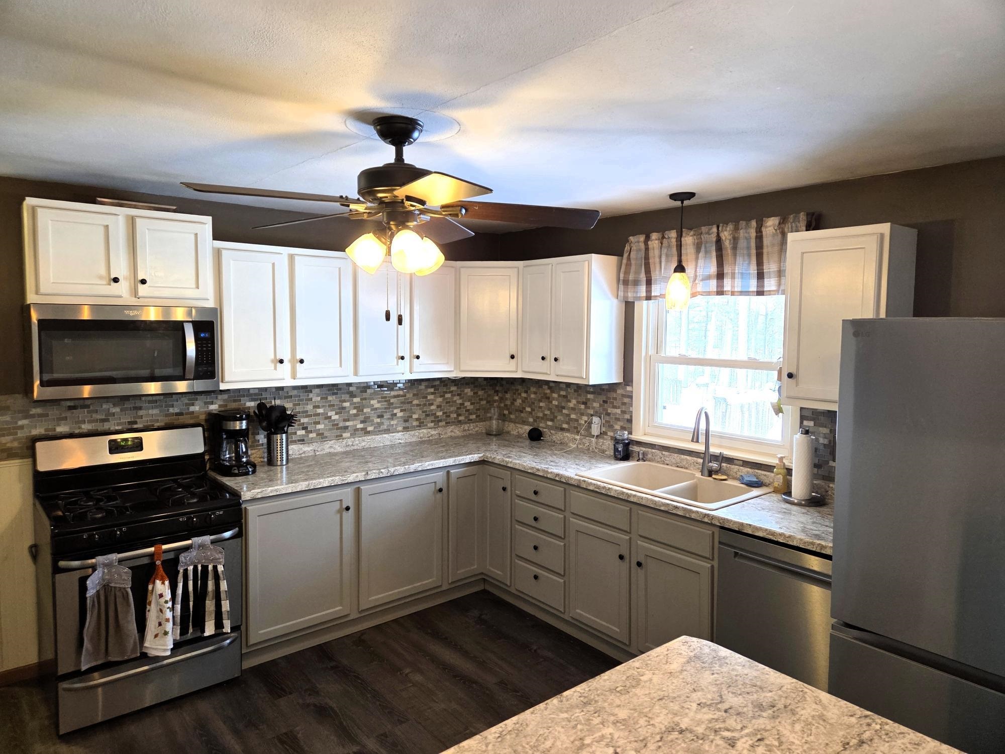 114 W PLEASANT AVENUE, Tomahawk, Wisconsin 54487, 4 Bedrooms Bedrooms, ,2 BathroomsBathrooms,Residential,For Sale,114 W PLEASANT AVENUE,22600394