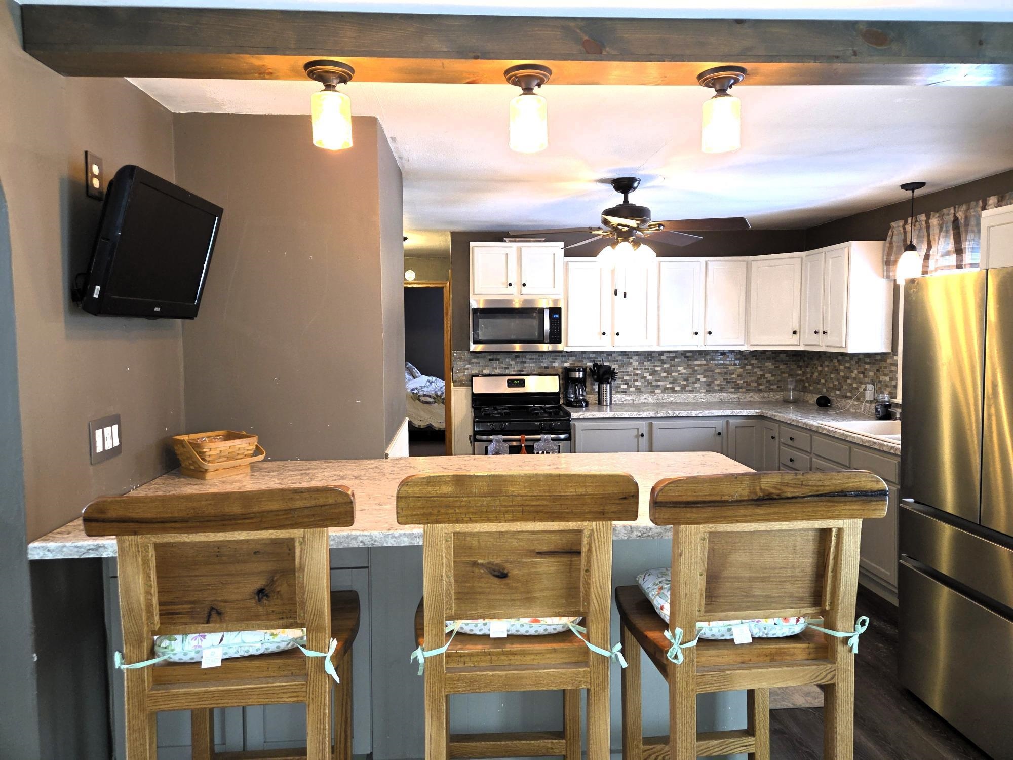 114 W PLEASANT AVENUE, Tomahawk, Wisconsin 54487, 4 Bedrooms Bedrooms, ,2 BathroomsBathrooms,Residential,For Sale,114 W PLEASANT AVENUE,22600394