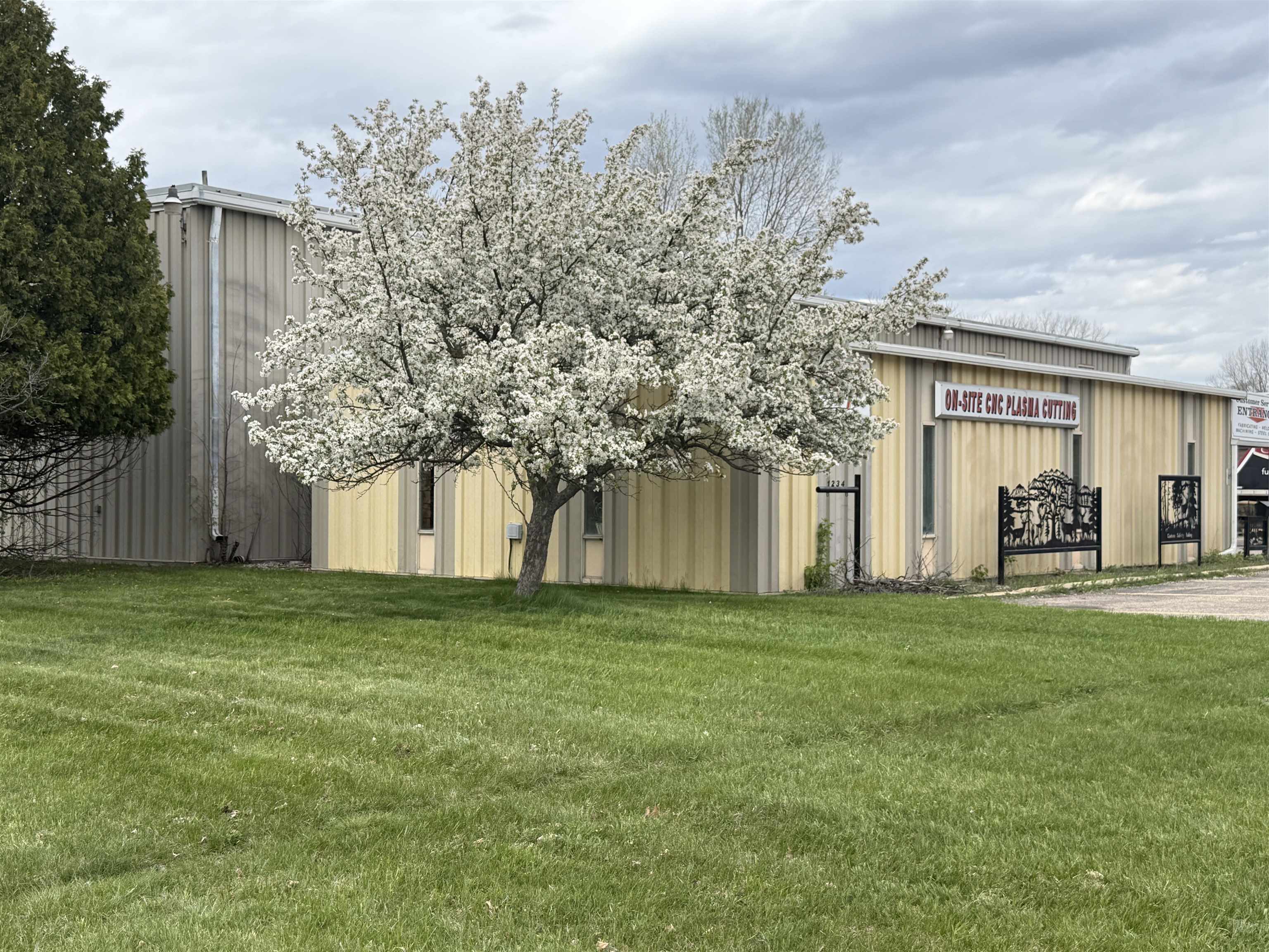 600 25TH AVENUE NORTH, Wisconsin Rapids, Wisconsin 54495, ,Commercial/industrial,For Sale,600 25TH AVENUE NORTH,22600396