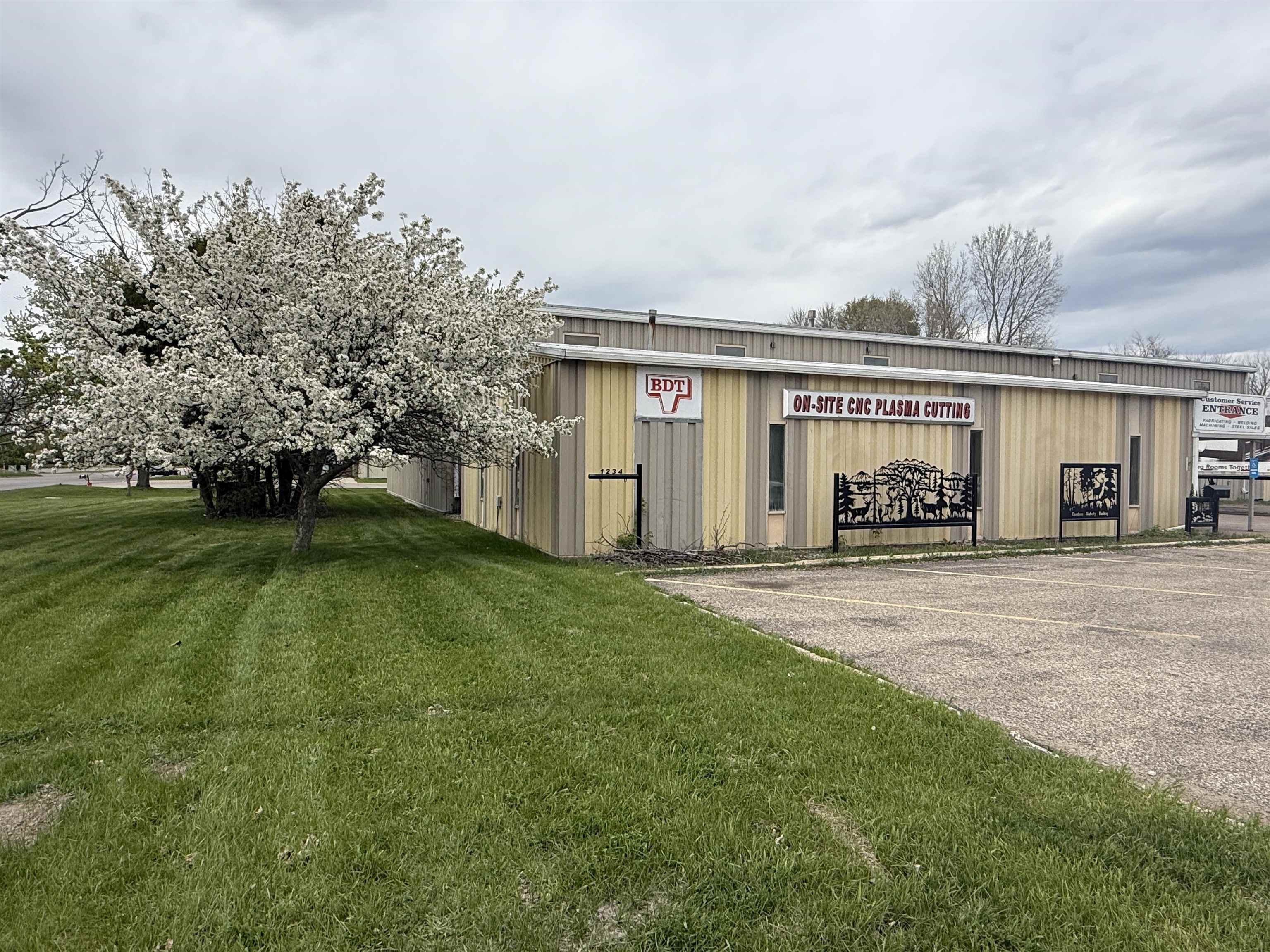 600 25TH AVENUE NORTH, Wisconsin Rapids, Wisconsin 54495, ,Commercial/industrial,For Sale,600 25TH AVENUE NORTH,22600396