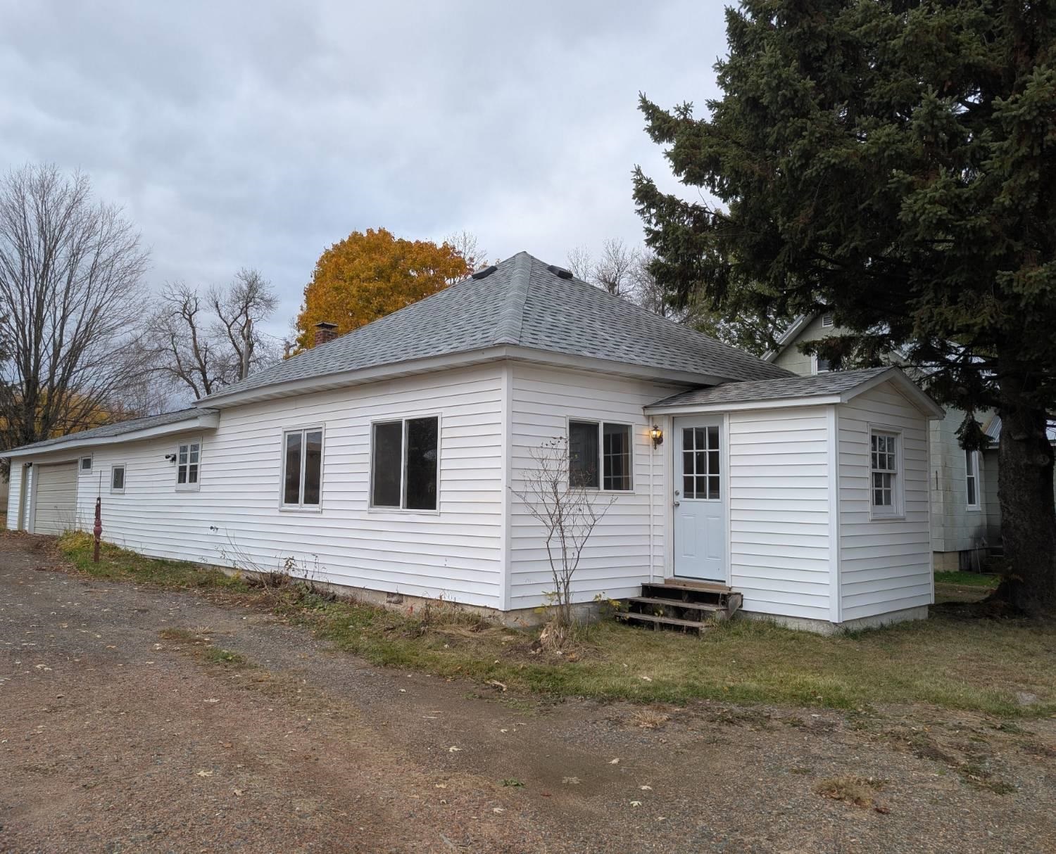 111 N FIFTH STREET, Abbotsford, Wisconsin 54405, 2 Bedrooms Bedrooms, ,1 BathroomBathrooms,Residential,For Sale,111 N FIFTH STREET,22600401