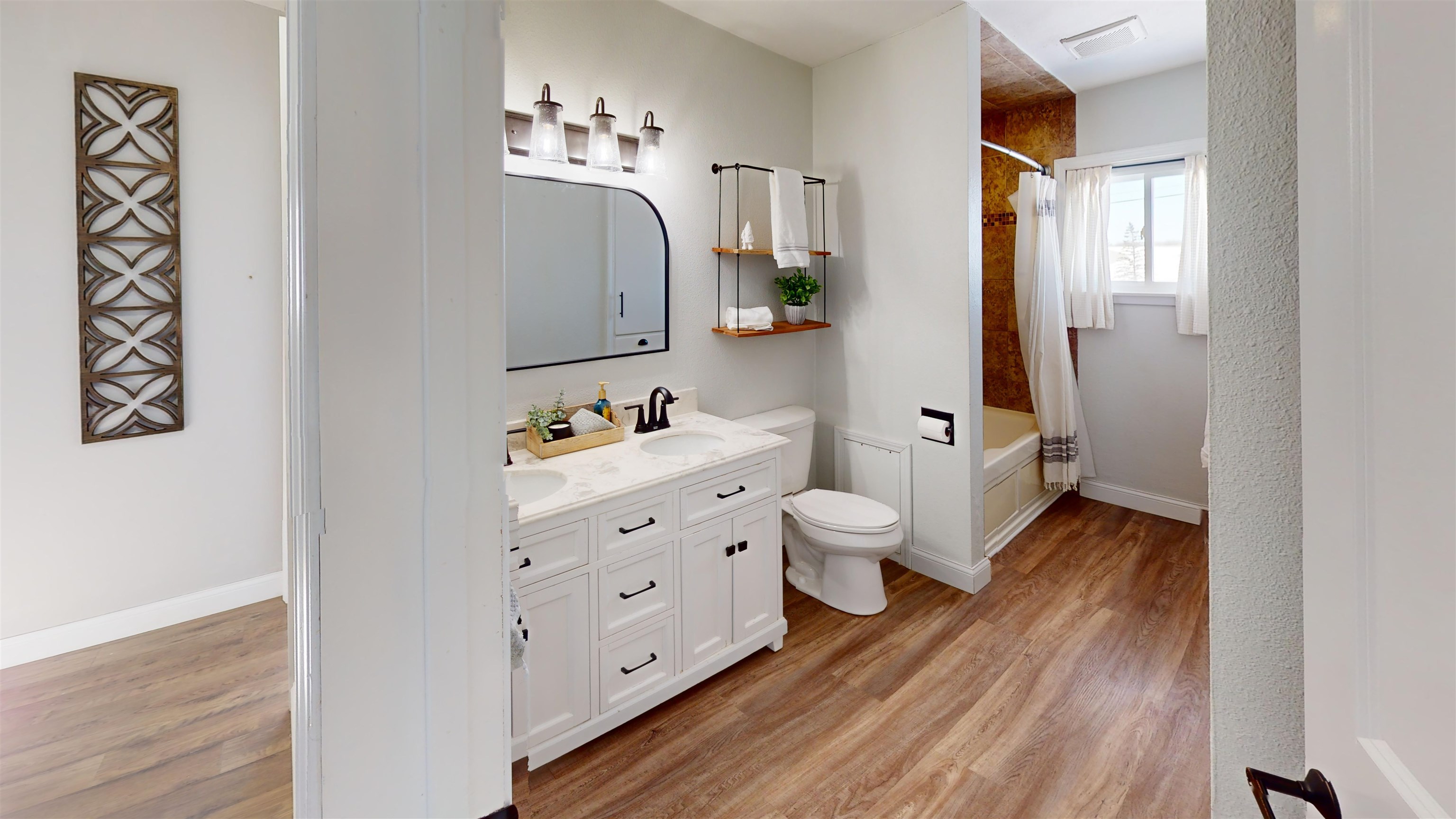 2001 S MAPLE AVENUE, Marshfield, Wisconsin 54449, 3 Bedrooms Bedrooms, ,1 BathroomBathrooms,Residential,For Sale,2001 S MAPLE AVENUE,22600407