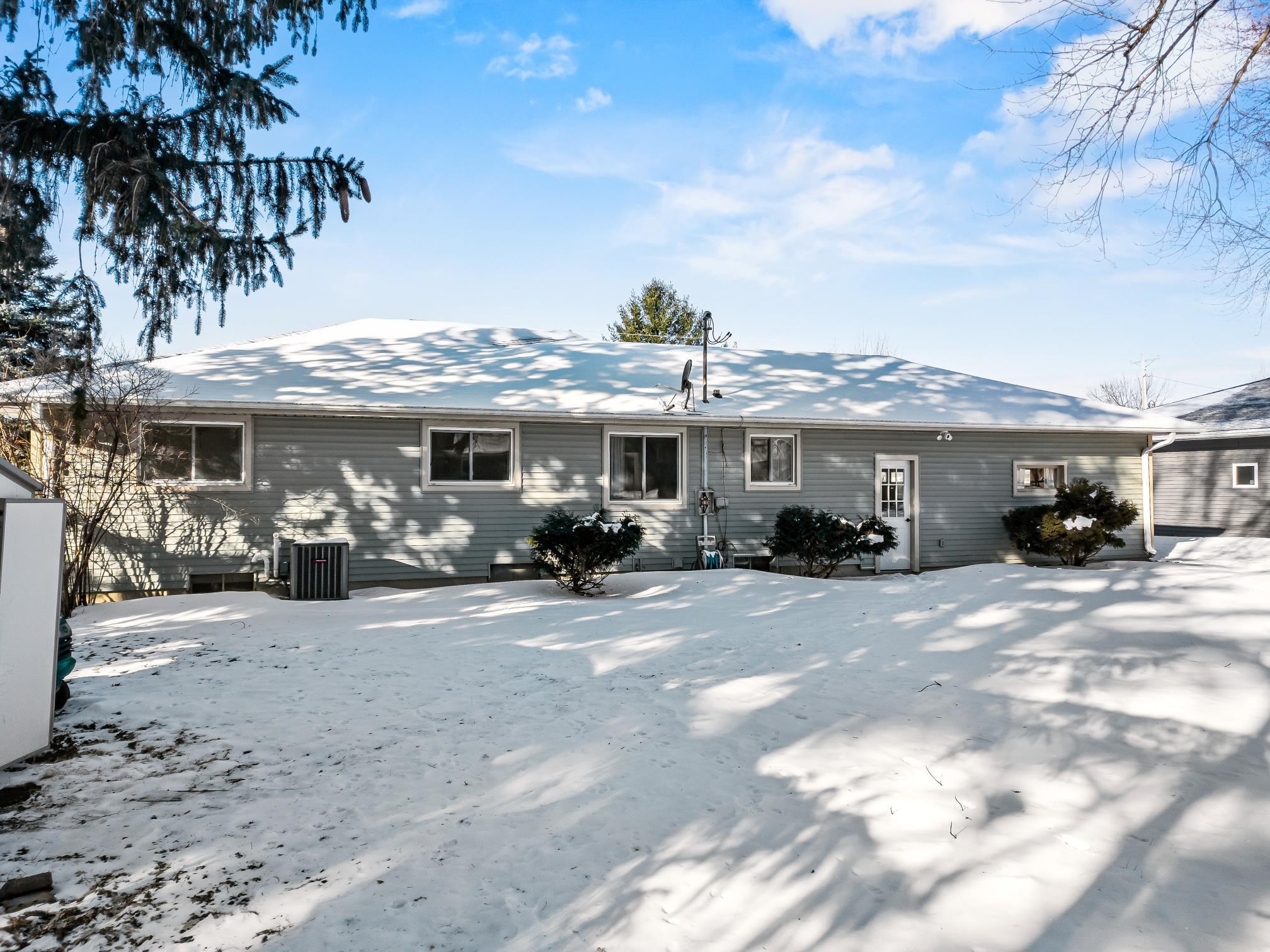 2001 S MAPLE AVENUE, Marshfield, Wisconsin 54449, 3 Bedrooms Bedrooms, ,1 BathroomBathrooms,Residential,For Sale,2001 S MAPLE AVENUE,22600407