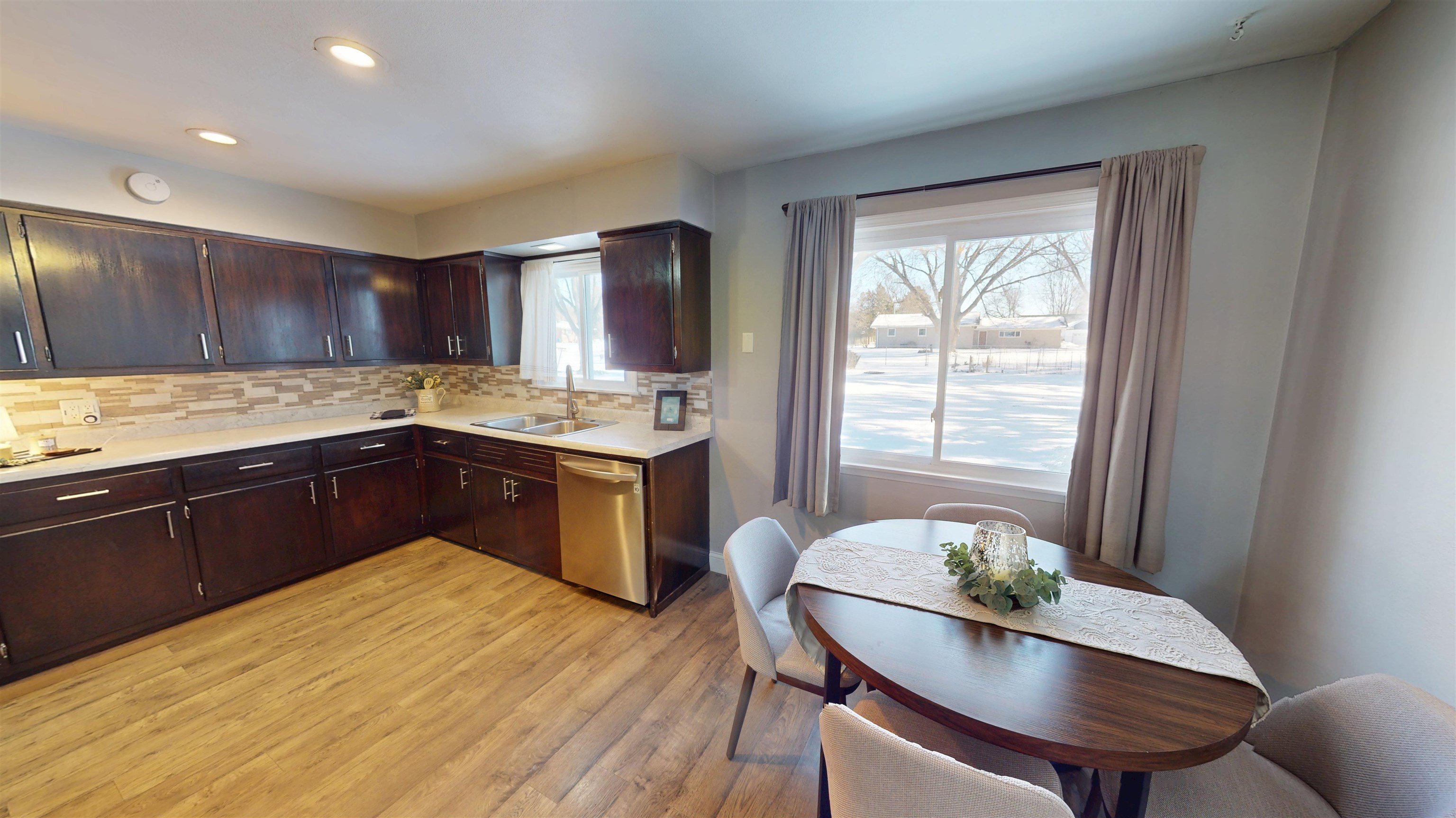 2001 S MAPLE AVENUE, Marshfield, Wisconsin 54449, 3 Bedrooms Bedrooms, ,1 BathroomBathrooms,Residential,For Sale,2001 S MAPLE AVENUE,22600407