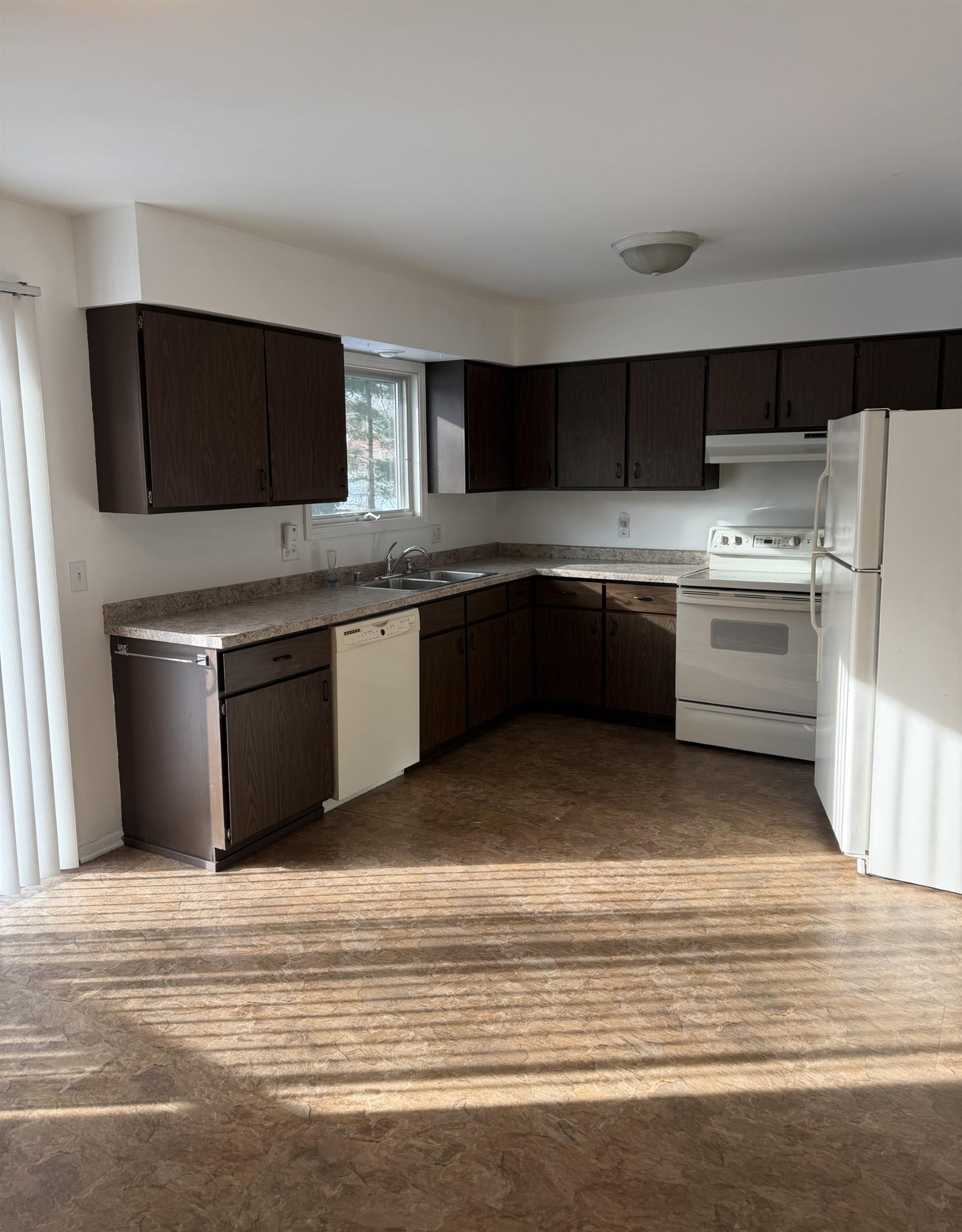 951 BRENTWOOD DRIVE, Port Edwards, Wisconsin 54469, 2 Bedrooms Bedrooms, ,1 BathroomBathrooms,Multi-family,For Sale,951 BRENTWOOD DRIVE,22600410