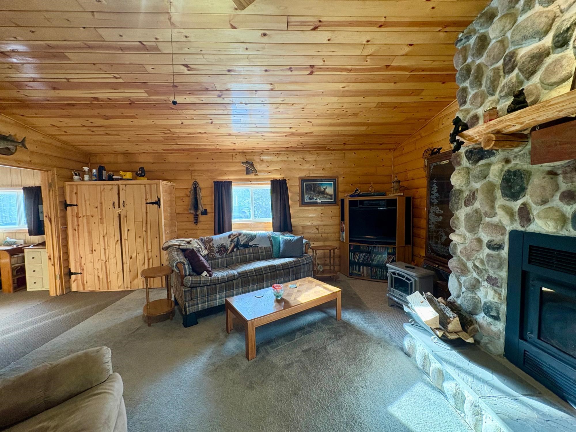 25392 HIGHWAY 13, Glidden, Wisconsin 54527, 2 Bedrooms Bedrooms, ,1 BathroomBathrooms,Residential,For Sale,25392 HIGHWAY 13,22600418