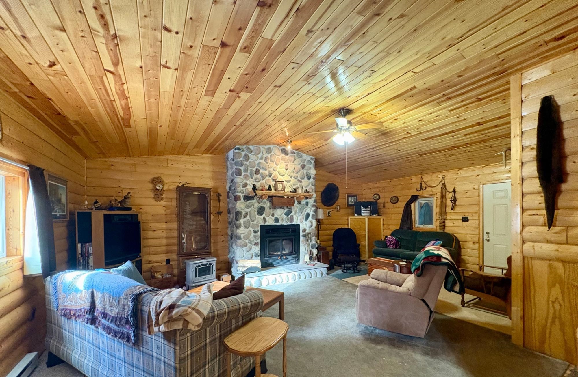 25392 HIGHWAY 13, Glidden, Wisconsin 54527, 2 Bedrooms Bedrooms, ,1 BathroomBathrooms,Residential,For Sale,25392 HIGHWAY 13,22600418