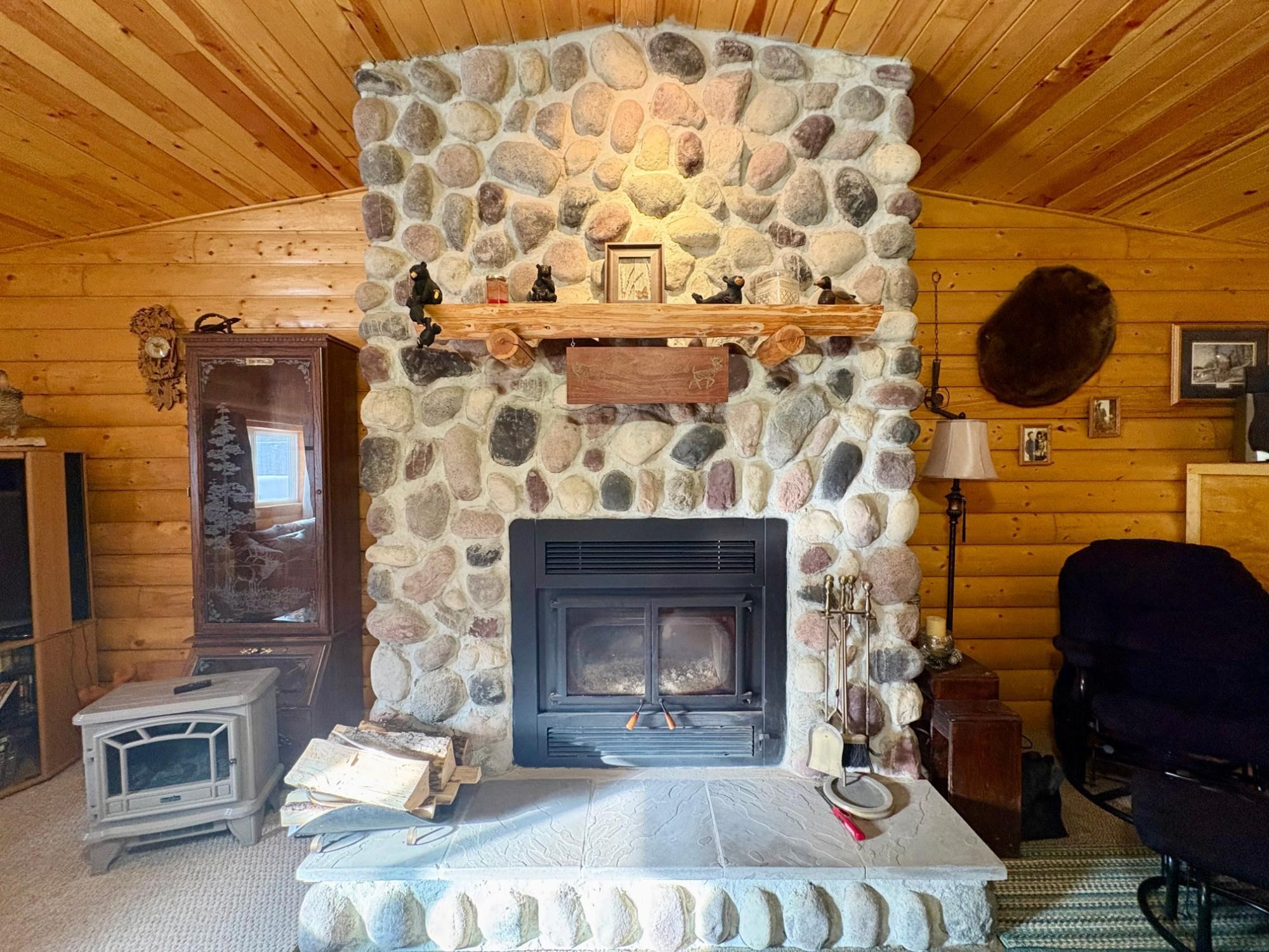 25392 HIGHWAY 13, Glidden, Wisconsin 54527, 2 Bedrooms Bedrooms, ,1 BathroomBathrooms,Residential,For Sale,25392 HIGHWAY 13,22600418