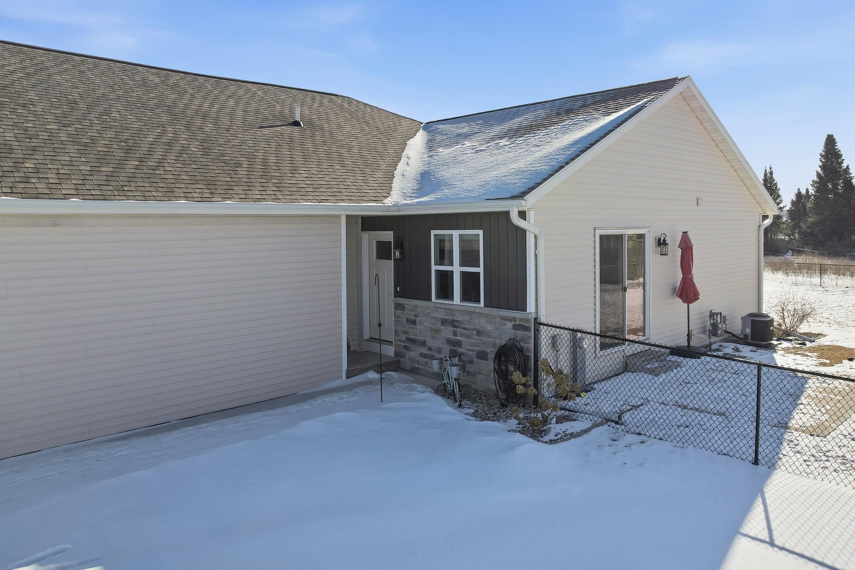 815 GREEN PASTURES TRAIL, Plover, Wisconsin 54467, 3 Bedrooms Bedrooms, ,2 BathroomsBathrooms,Residential,For Sale,815 GREEN PASTURES TRAIL,22600420