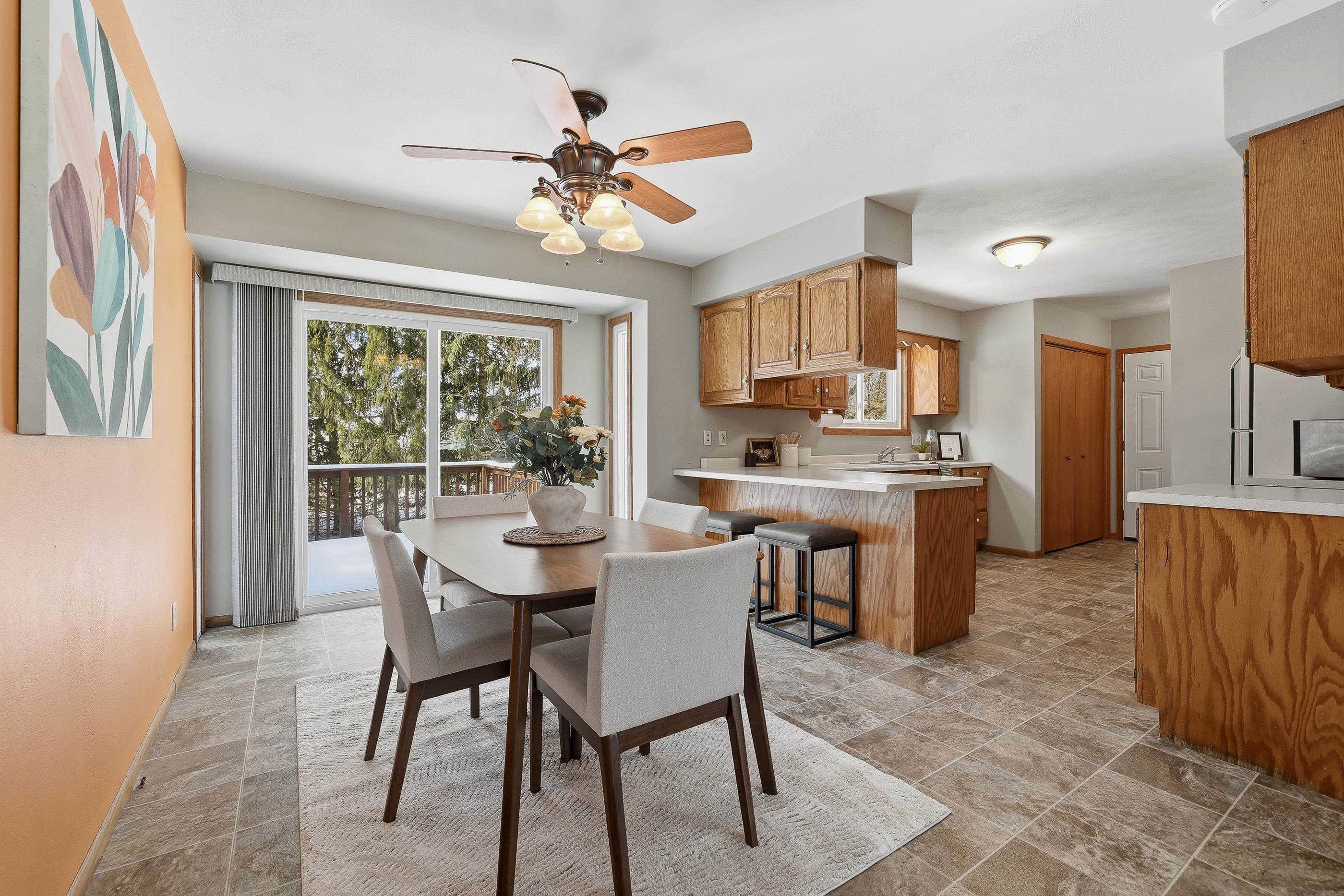 1051 CUSTER SQUARE, Stevens Point, Wisconsin 54482, 3 Bedrooms Bedrooms, ,2 BathroomsBathrooms,Residential,For Sale,1051 CUSTER SQUARE,22600436