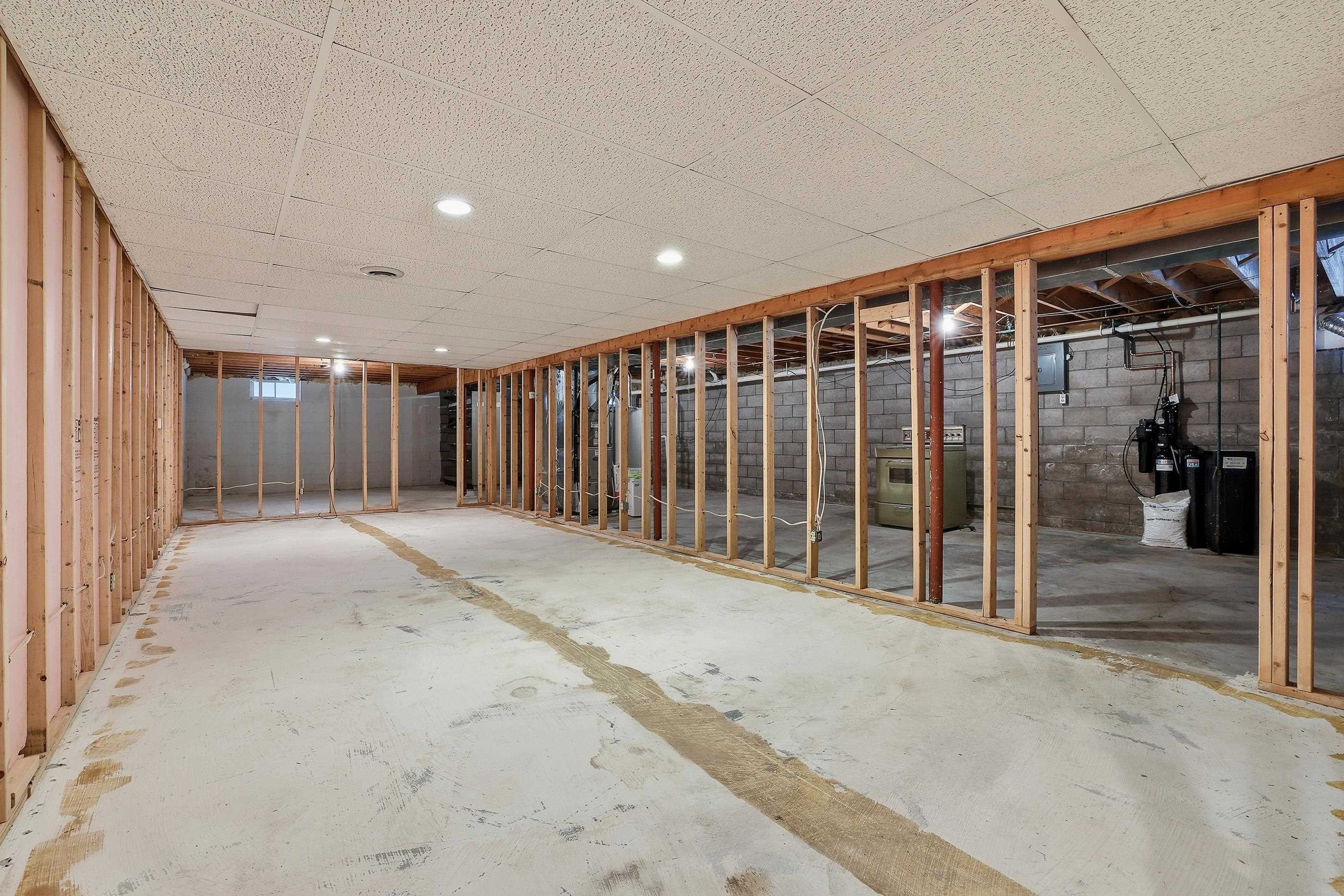 1051 CUSTER SQUARE, Stevens Point, Wisconsin 54482, 3 Bedrooms Bedrooms, ,2 BathroomsBathrooms,Residential,For Sale,1051 CUSTER SQUARE,22600436