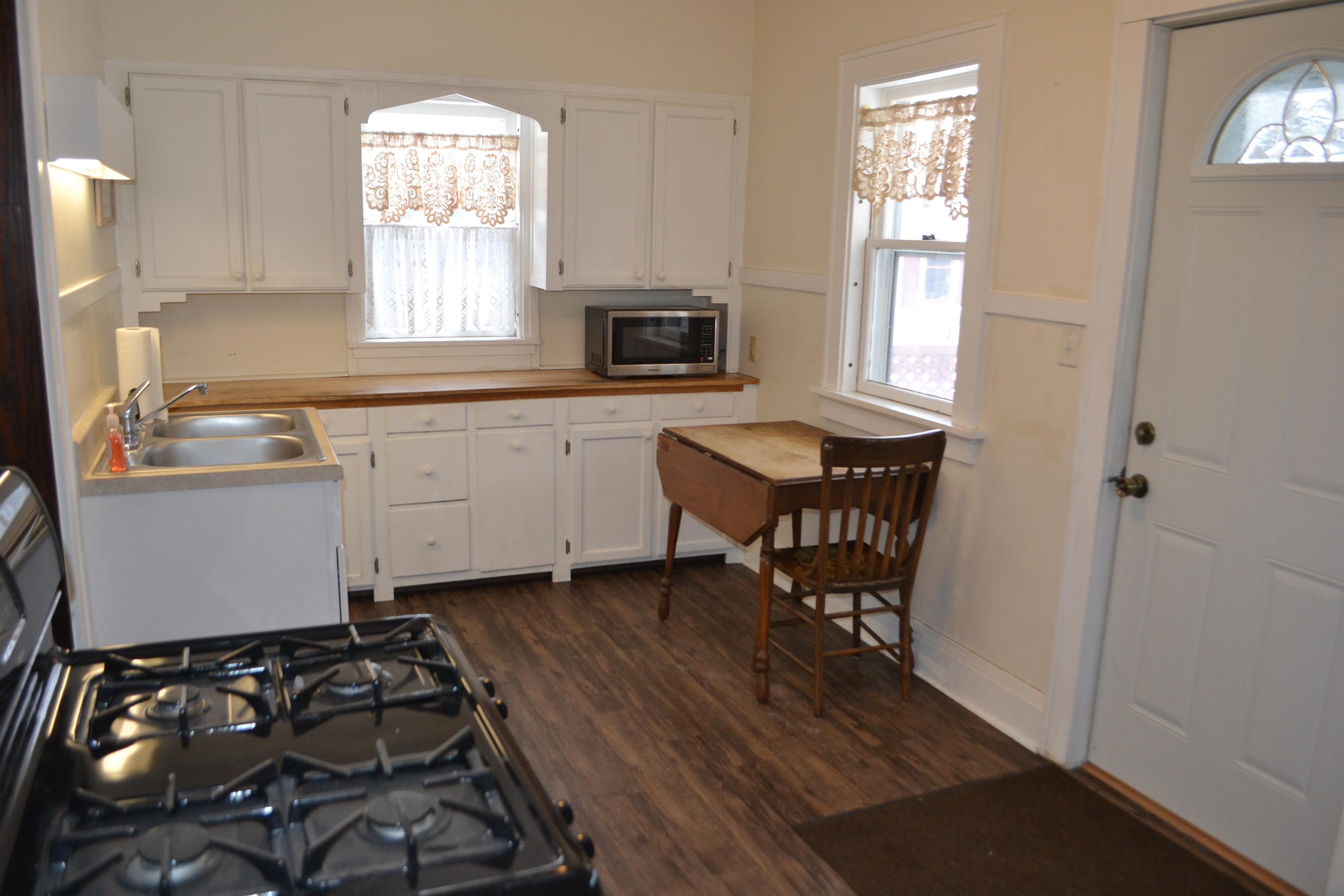 209 SEYMOUR STREET, Wausau, Wisconsin 54403, 2 Bedrooms Bedrooms, ,1 BathroomBathrooms,Residential,For Sale,209 SEYMOUR STREET,22600443