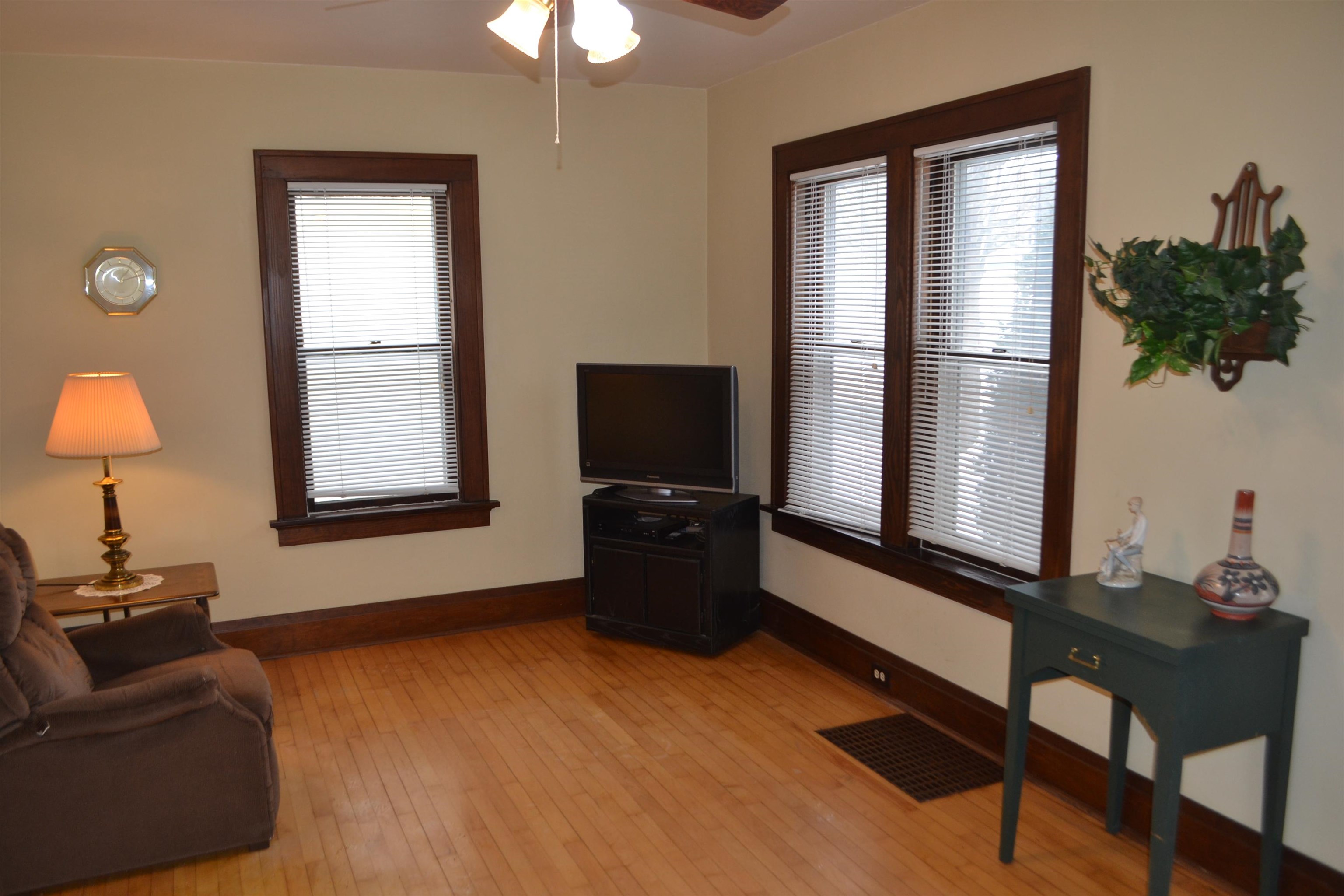 209 SEYMOUR STREET, Wausau, Wisconsin 54403, 2 Bedrooms Bedrooms, ,1 BathroomBathrooms,Residential,For Sale,209 SEYMOUR STREET,22600443