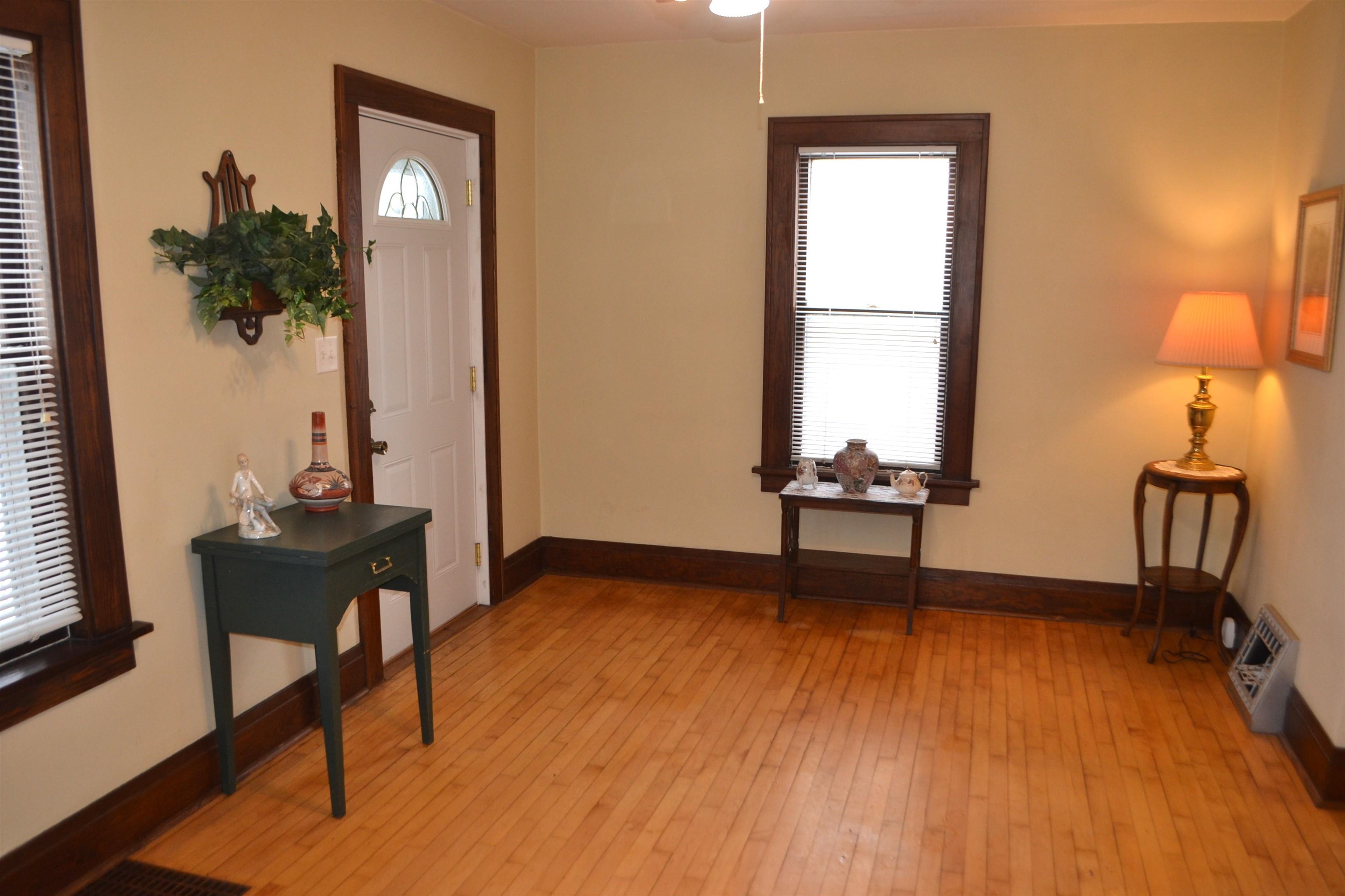 209 SEYMOUR STREET, Wausau, Wisconsin 54403, 2 Bedrooms Bedrooms, ,1 BathroomBathrooms,Residential,For Sale,209 SEYMOUR STREET,22600443