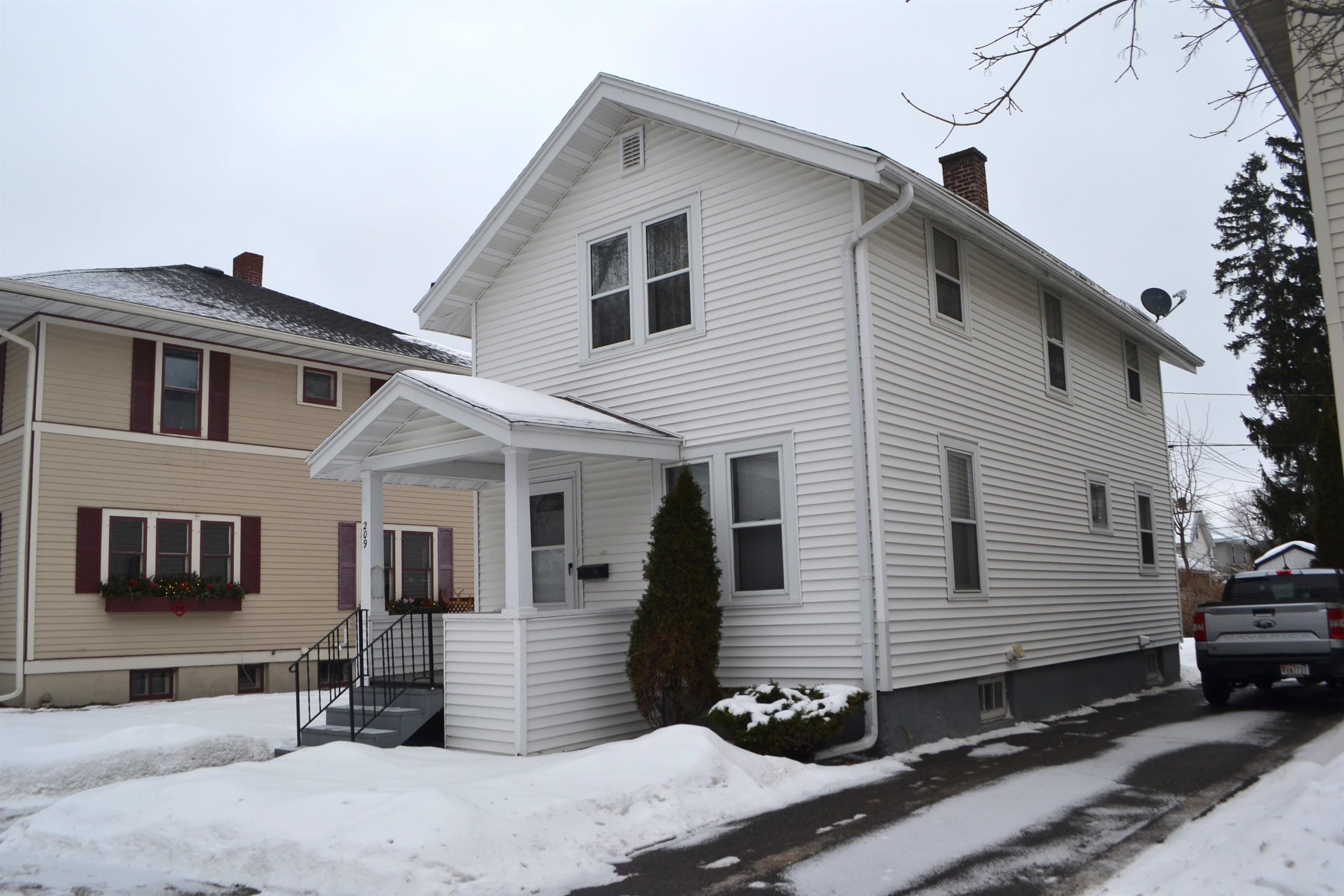 209 SEYMOUR STREET, Wausau, Wisconsin 54403, 2 Bedrooms Bedrooms, ,1 BathroomBathrooms,Residential,For Sale,209 SEYMOUR STREET,22600443