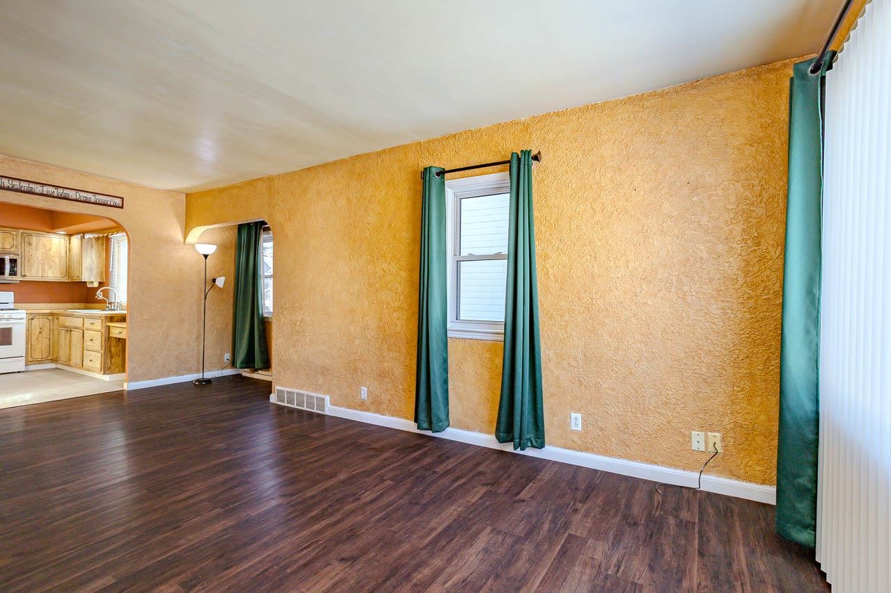 1123 S 14TH AVENUE, Wausau, Wisconsin 54401, 4 Bedrooms Bedrooms, ,2 BathroomsBathrooms,Residential,For Sale,1123 S 14TH AVENUE,22600444