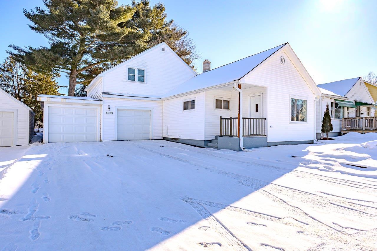 1123 S 14TH AVENUE, Wausau, Wisconsin 54401, 4 Bedrooms Bedrooms, ,2 BathroomsBathrooms,Residential,For Sale,1123 S 14TH AVENUE,22600444