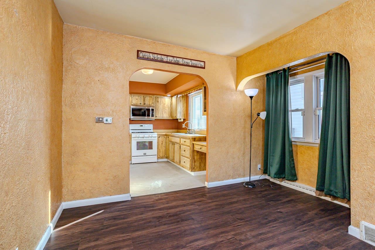 1123 S 14TH AVENUE, Wausau, Wisconsin 54401, 4 Bedrooms Bedrooms, ,2 BathroomsBathrooms,Residential,For Sale,1123 S 14TH AVENUE,22600444