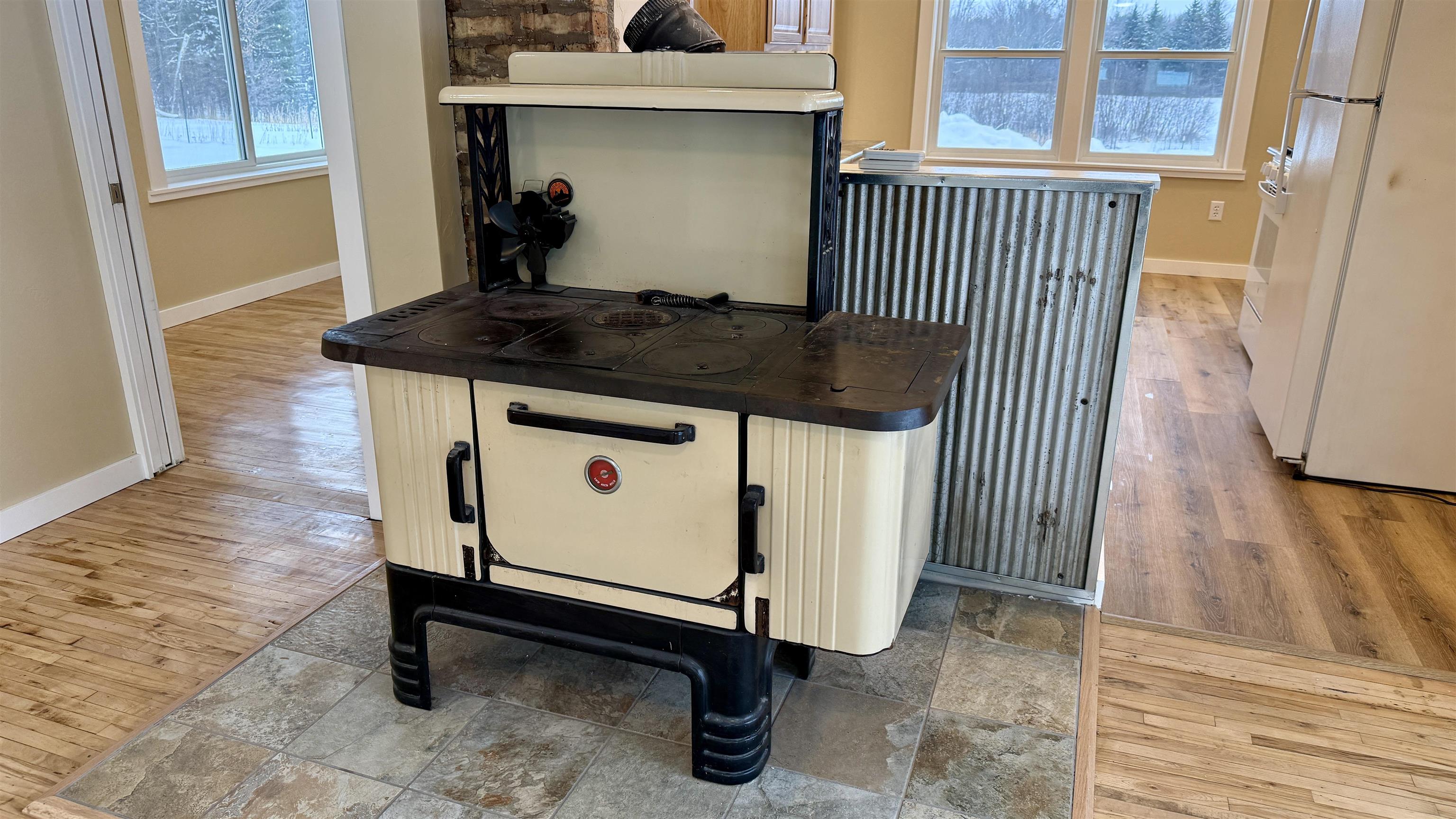 W6098 E STELLING ROAD, Tomahawk, Wisconsin 54487, ,Commercial/industrial,For Sale,W6098 E STELLING ROAD,22600445