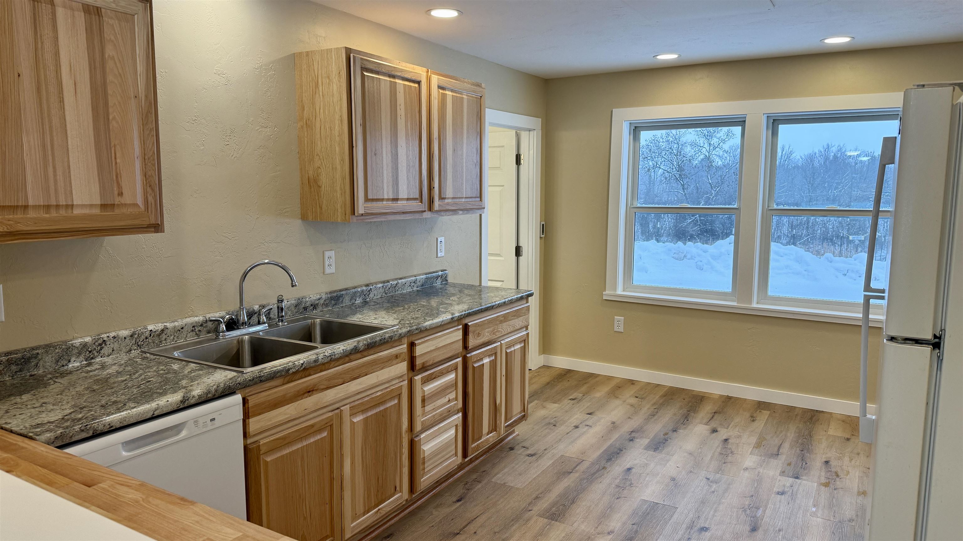 W6098 E STELLING ROAD, Tomahawk, Wisconsin 54487, 2 Bedrooms Bedrooms, ,1 BathroomBathrooms,Farm/agriculture,For Sale,W6098 E STELLING ROAD,22600446