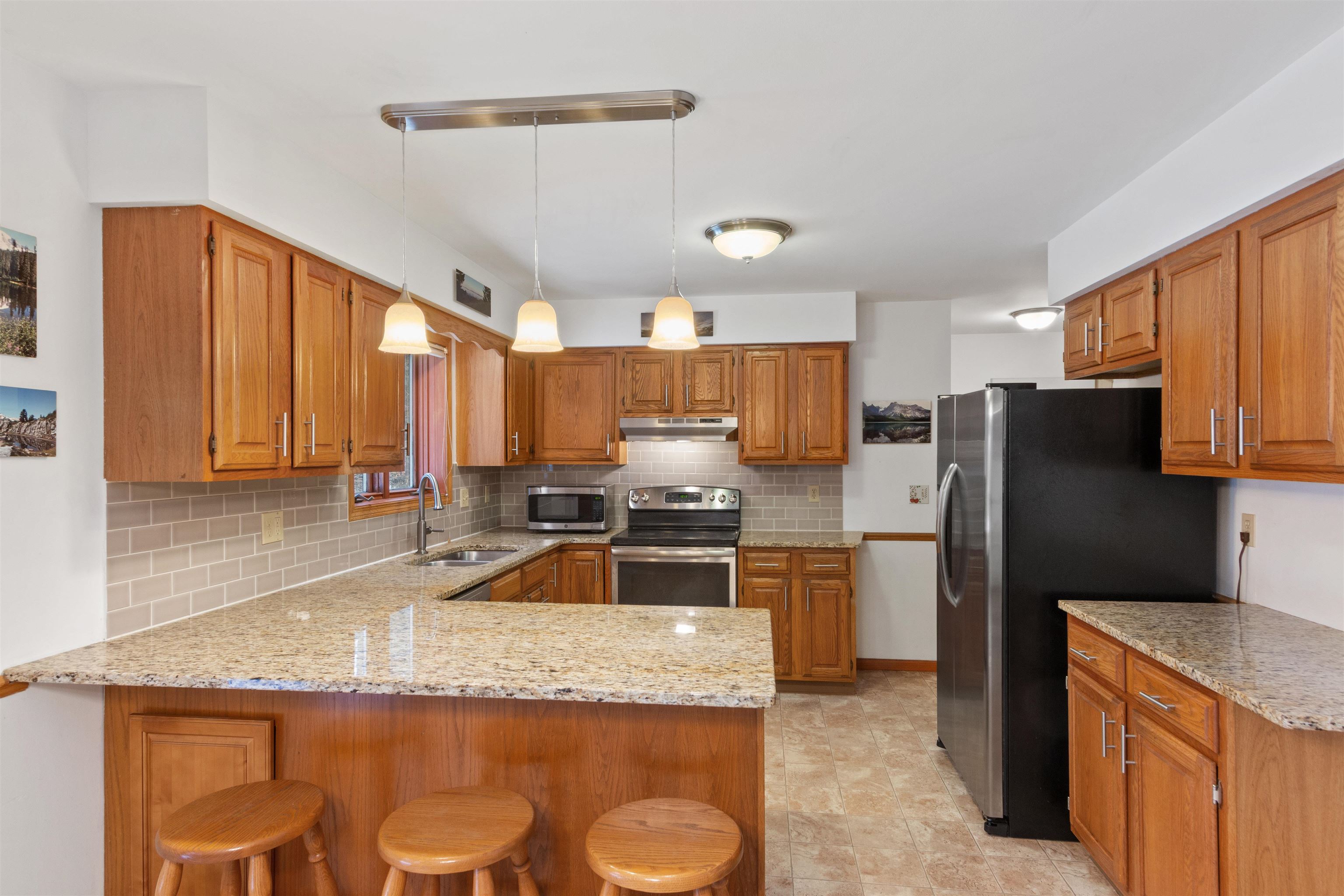 921 TANGLEWOOD DRIVE, Plover, Wisconsin 54467, 3 Bedrooms Bedrooms, ,2 BathroomsBathrooms,Residential,For Sale,921 TANGLEWOOD DRIVE,22600450