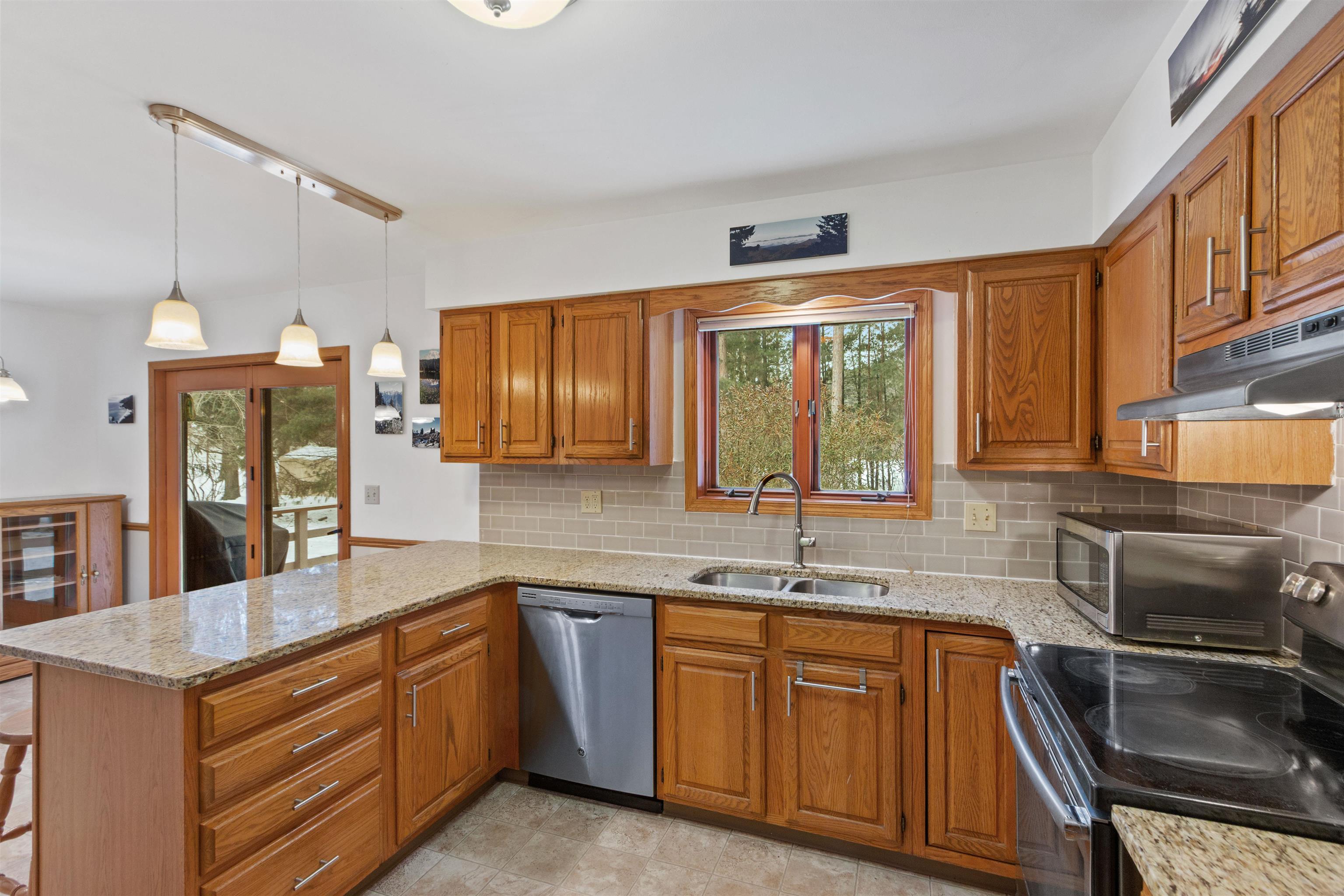 921 TANGLEWOOD DRIVE, Plover, Wisconsin 54467, 3 Bedrooms Bedrooms, ,2 BathroomsBathrooms,Residential,For Sale,921 TANGLEWOOD DRIVE,22600450