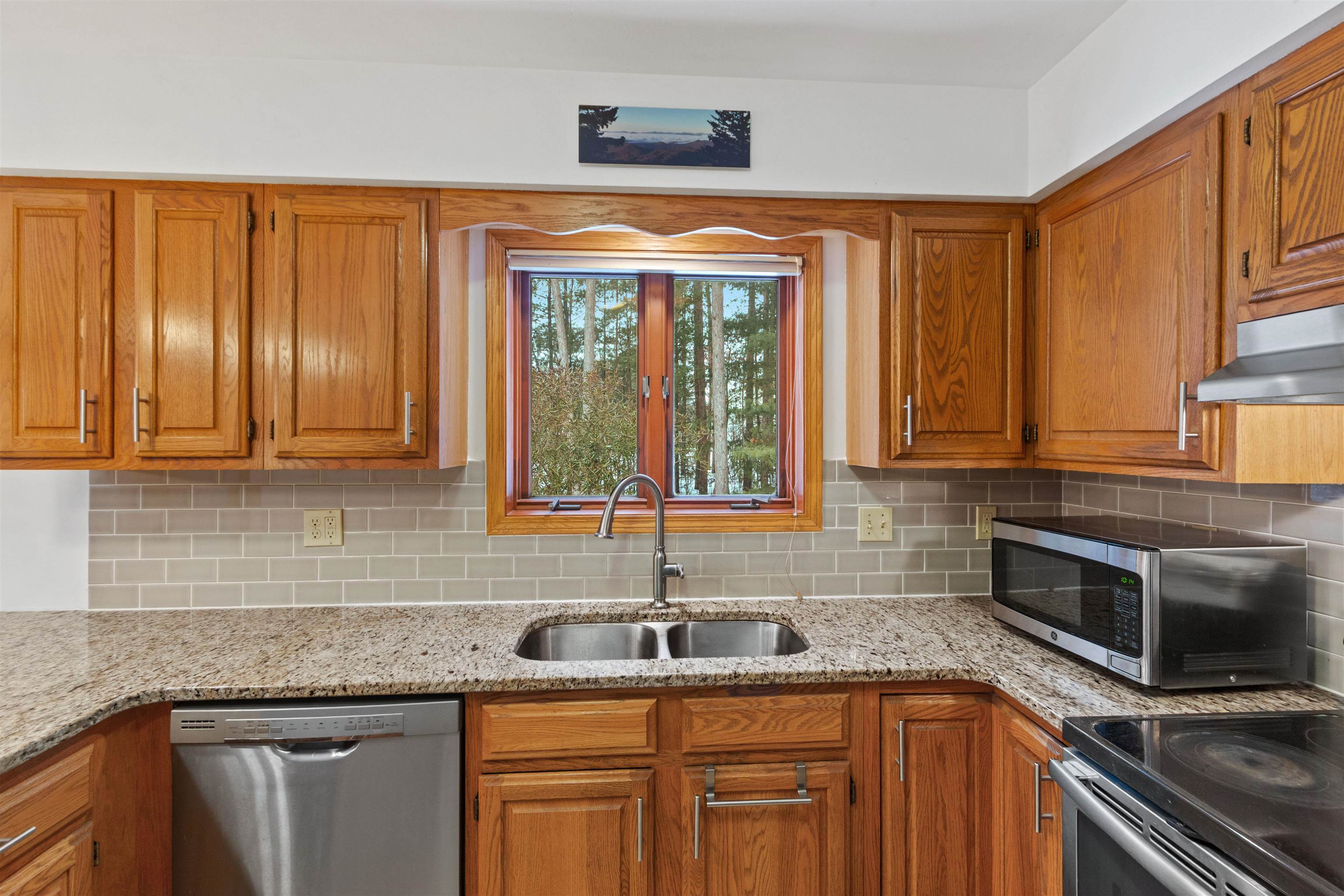 921 TANGLEWOOD DRIVE, Plover, Wisconsin 54467, 3 Bedrooms Bedrooms, ,2 BathroomsBathrooms,Residential,For Sale,921 TANGLEWOOD DRIVE,22600450