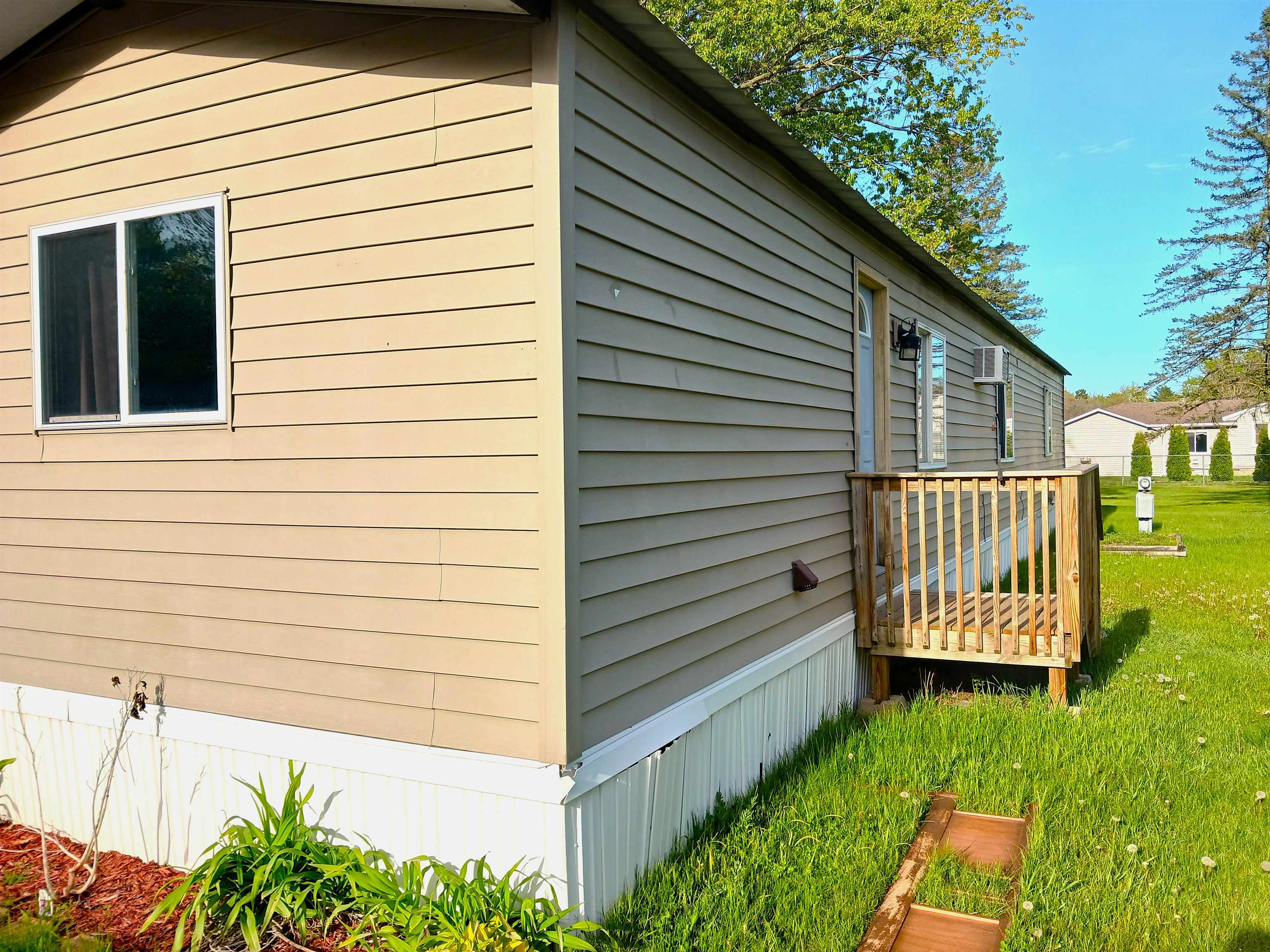899 STATE HIGHWAY 73, Wisconsin Rapids, Wisconsin 54494, 2 Bedrooms Bedrooms, ,2 BathroomsBathrooms,Residential,For Sale,899 STATE HIGHWAY 73,22600451