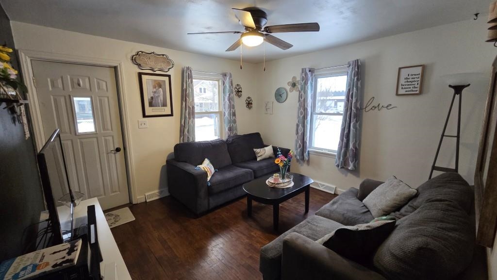 821 S 9TH AVENUE, Wausau, Wisconsin 54401, 3 Bedrooms Bedrooms, ,1 BathroomBathrooms,Residential,For Sale,821 S 9TH AVENUE,22600453